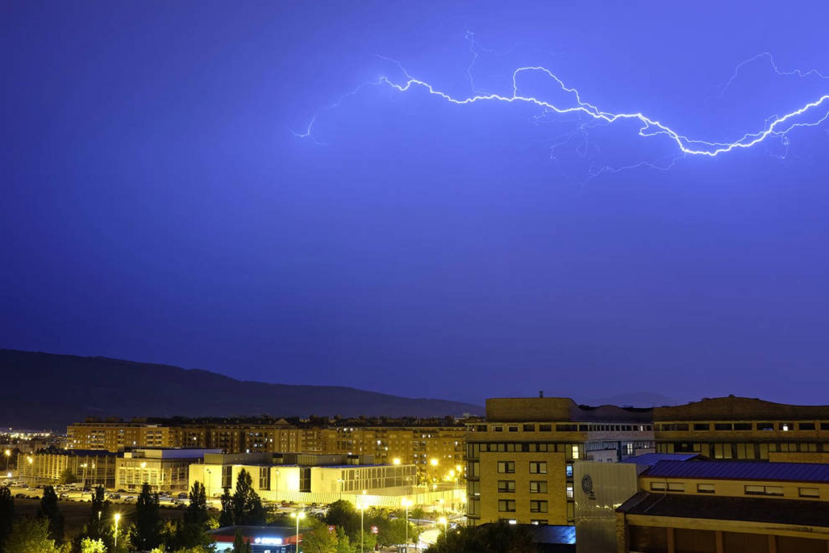 Más de 1.000 rayos se registraron este sábado por la noche en Navarra