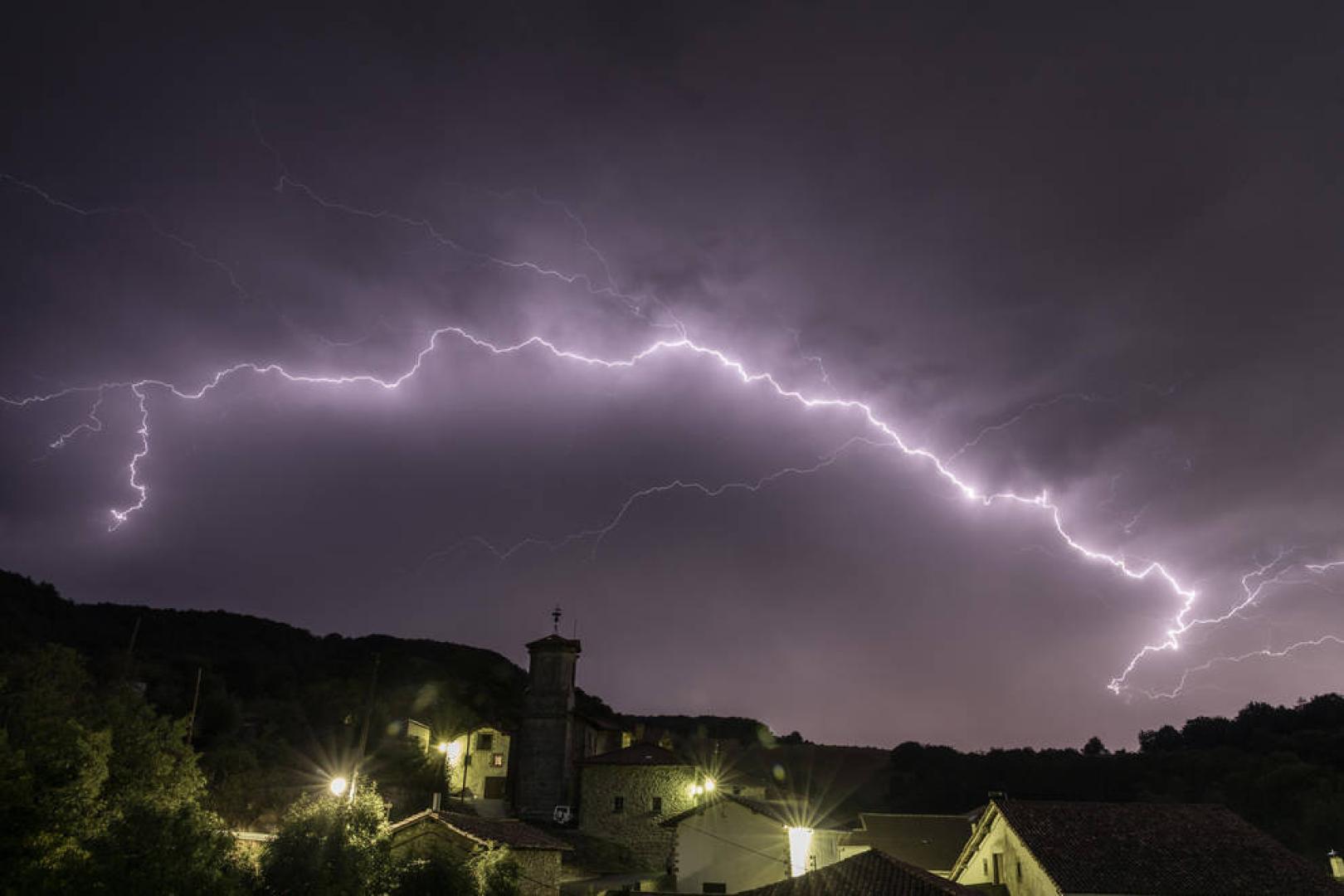 La tormenta de este sábado en Pamplona descargó más de 1.000 rayos sobre la capital navarra