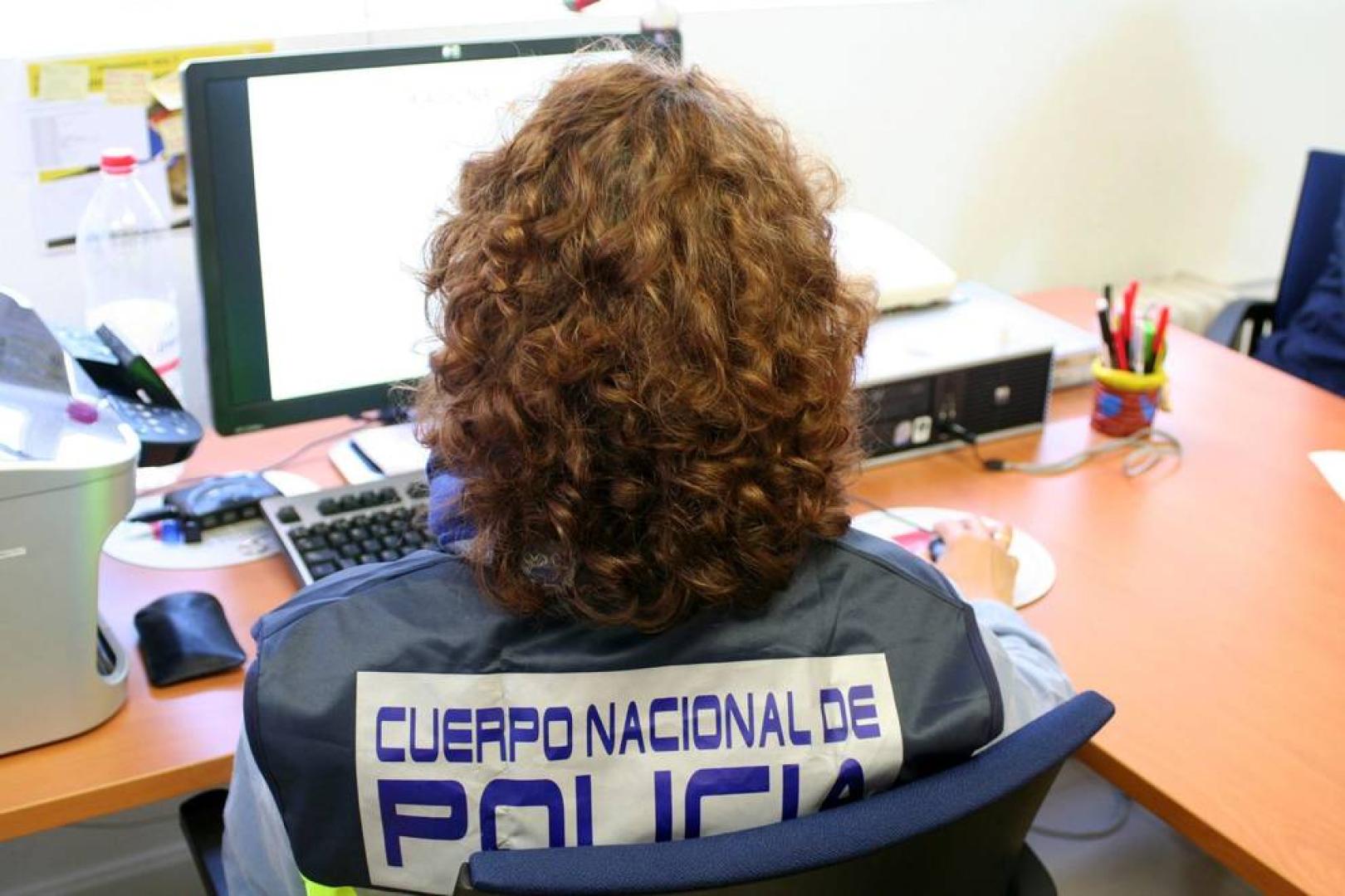 La Policía Nacional investiga cuatro casos de estafa al año.