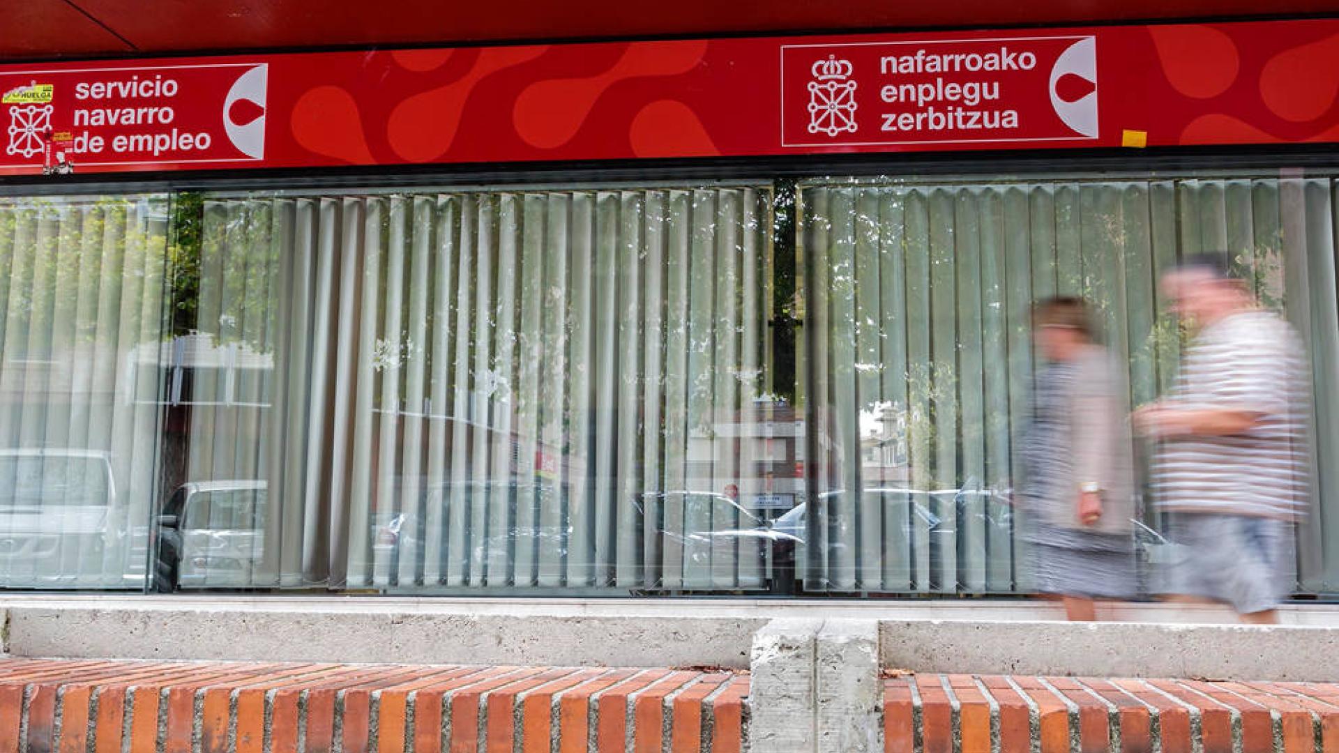 El paro registrado en febrero baja en 522 personas en Navarra