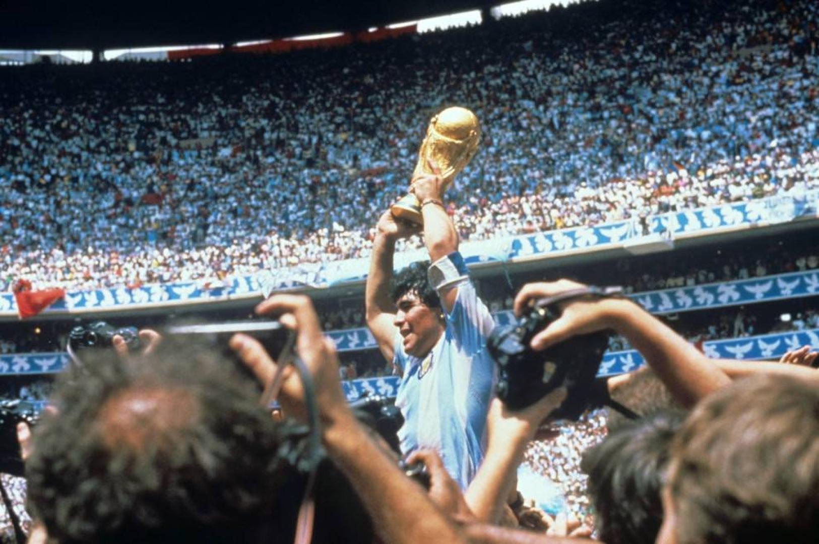 Diego Armando Maradona, futbolista y mito