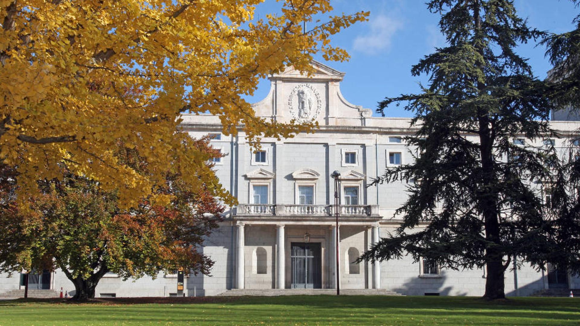 Edificio Central de la Universidad de Navarra.