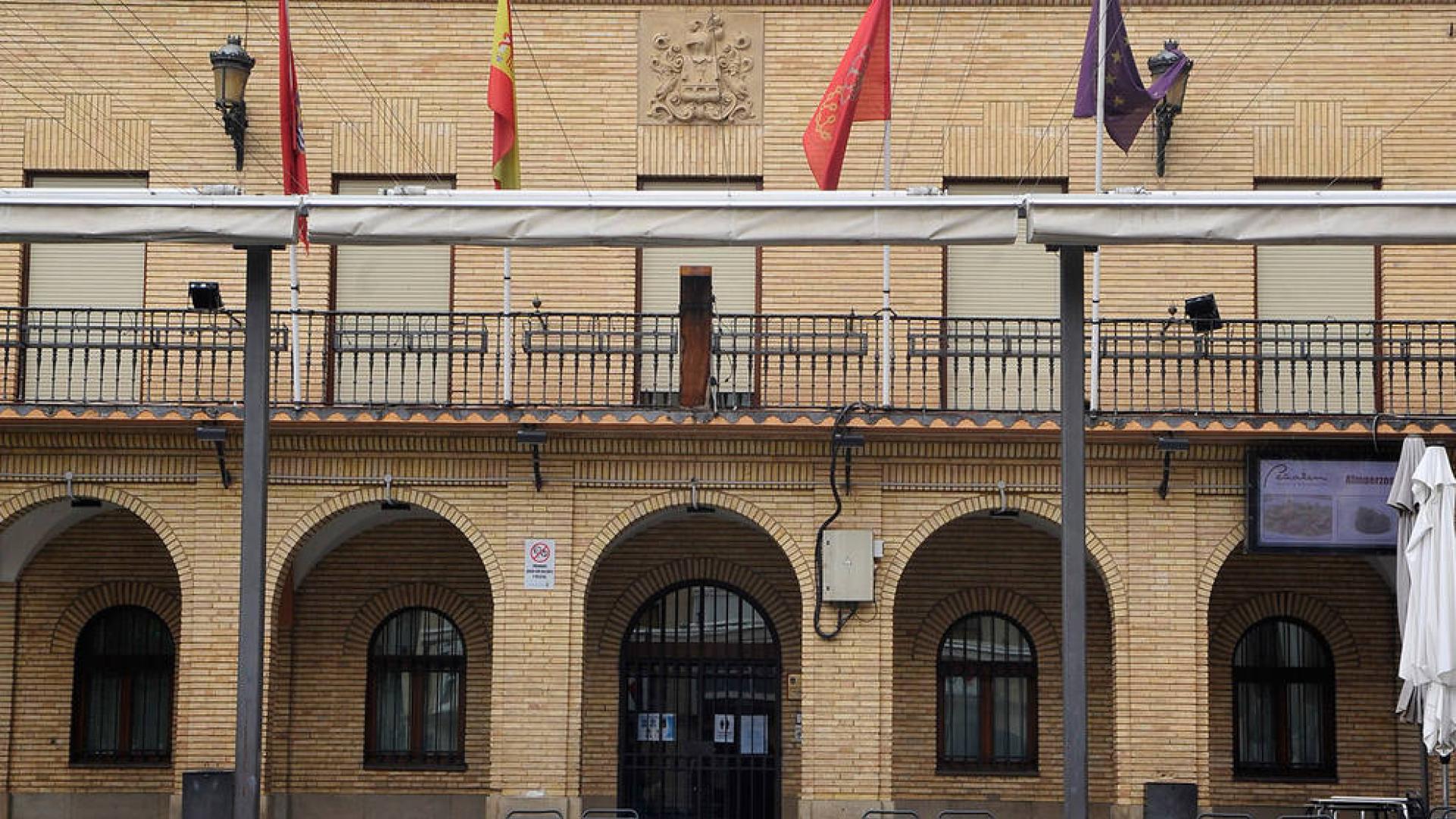 Fachada del Ayuntamiento de Peralta.