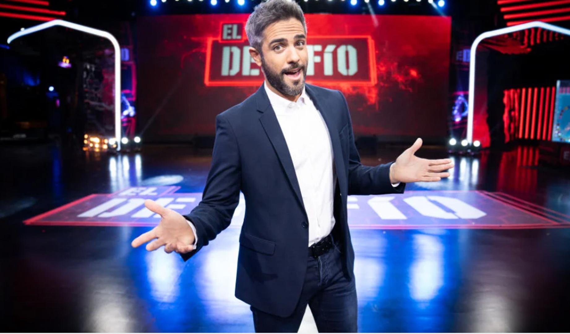 Roberto Leal es el encargado de presentar el programa de televisión 'El Desafío', en Antena 3