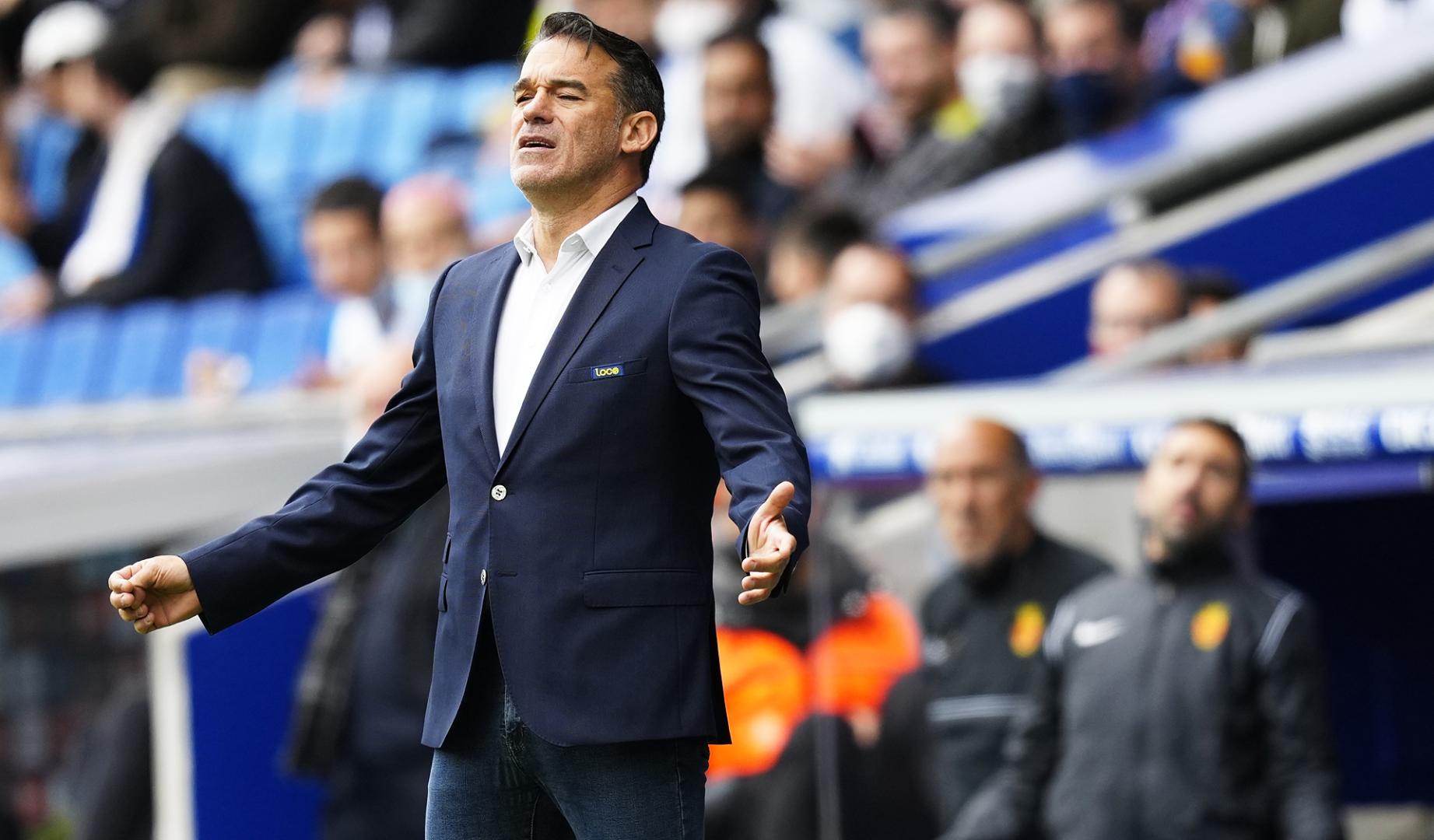 Luis García Plaza dirige a su equipo en el encuentro de la Jornada 29 contra el Espanyol