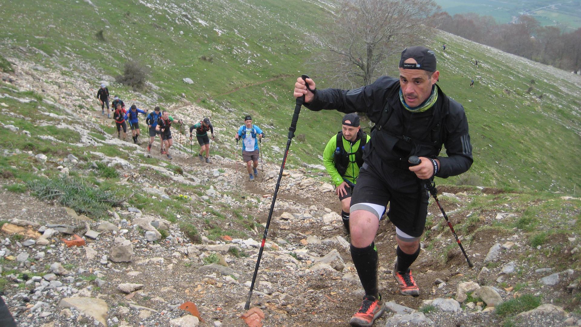 Imagen de un grupo de participantes en las estribaciones de San Miguel de Aralar hace tres años