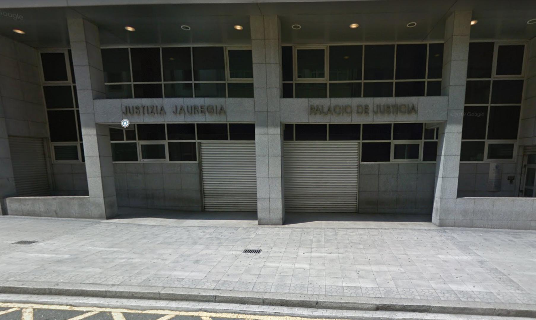 Imagen de la entrada a la Audiencia Provincial de Bizkaia
