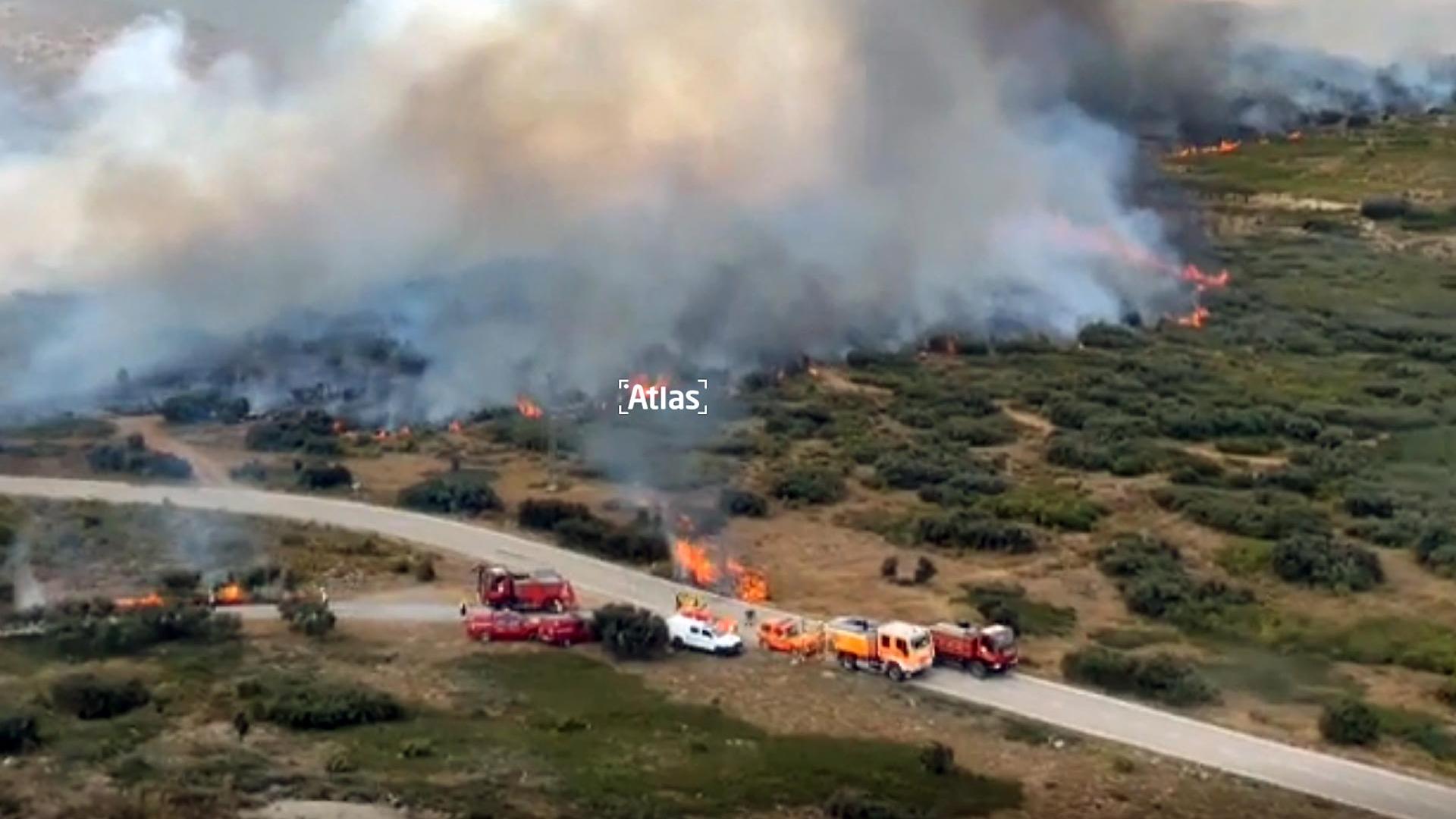 Después de 7 días de lucha contra las llamas en Bejís, por fin está estabilizado. El perímetro no aumenta y casi no hay llamas. Pero sí humo en las múltiples fumarolas que hay en las 20 mil hectáreas quemadas. Pero el peligro sigue existiendo porque el terreno es pura brasa y el viento sigue azotando.