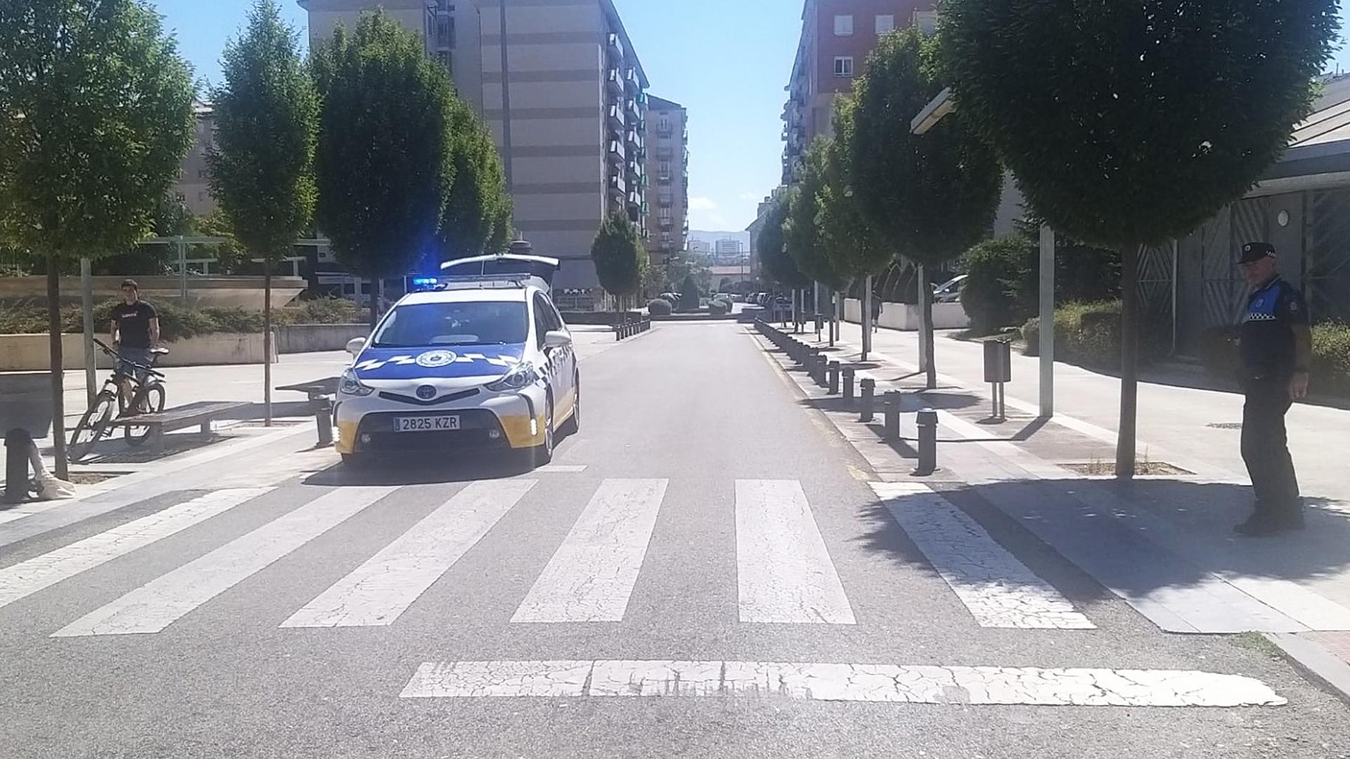 La Policía Local de Ansoáin atiende el suceso en el lugar de los hechos