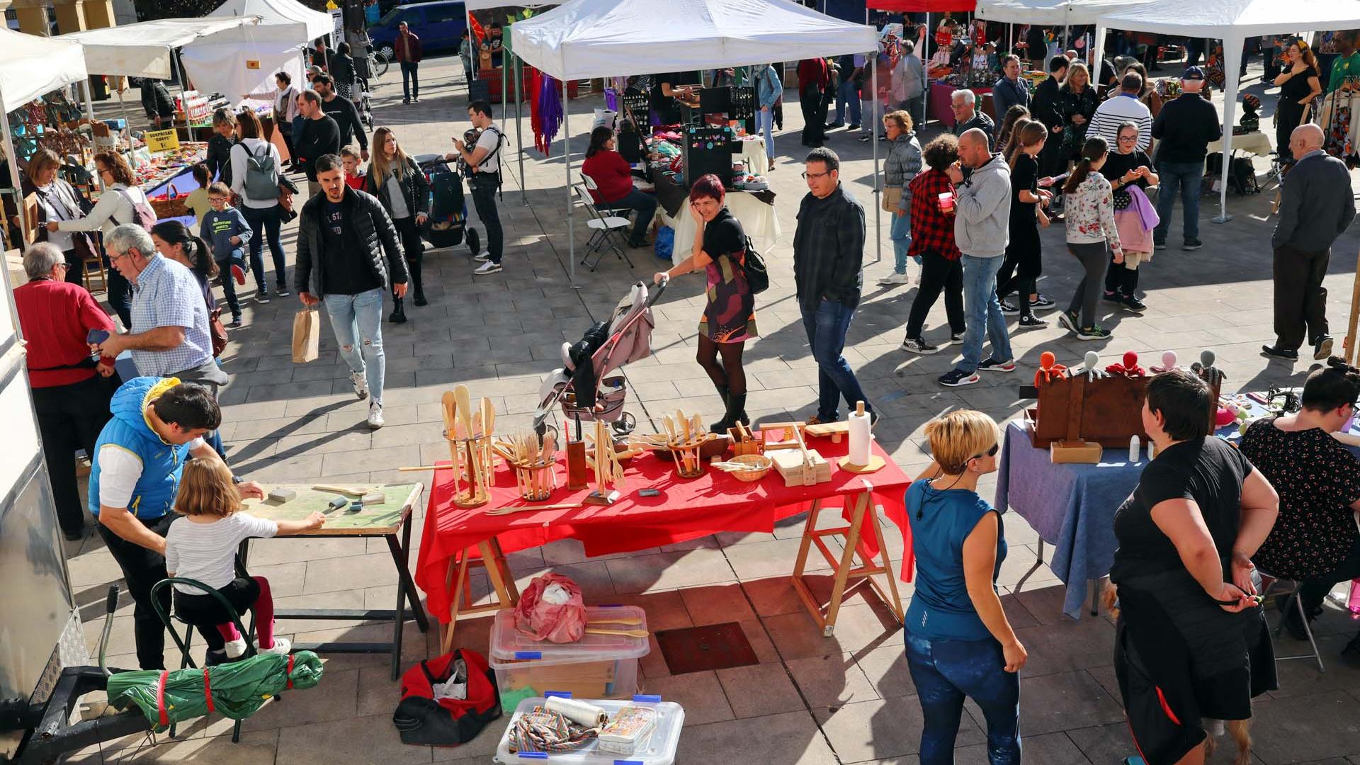 Fotos de la feria artesanal en Irurtzun.