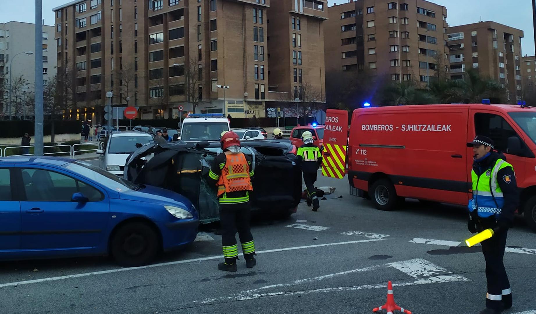 Vídeo con un vuelco en la Avenida de Navarra de Pamplona
