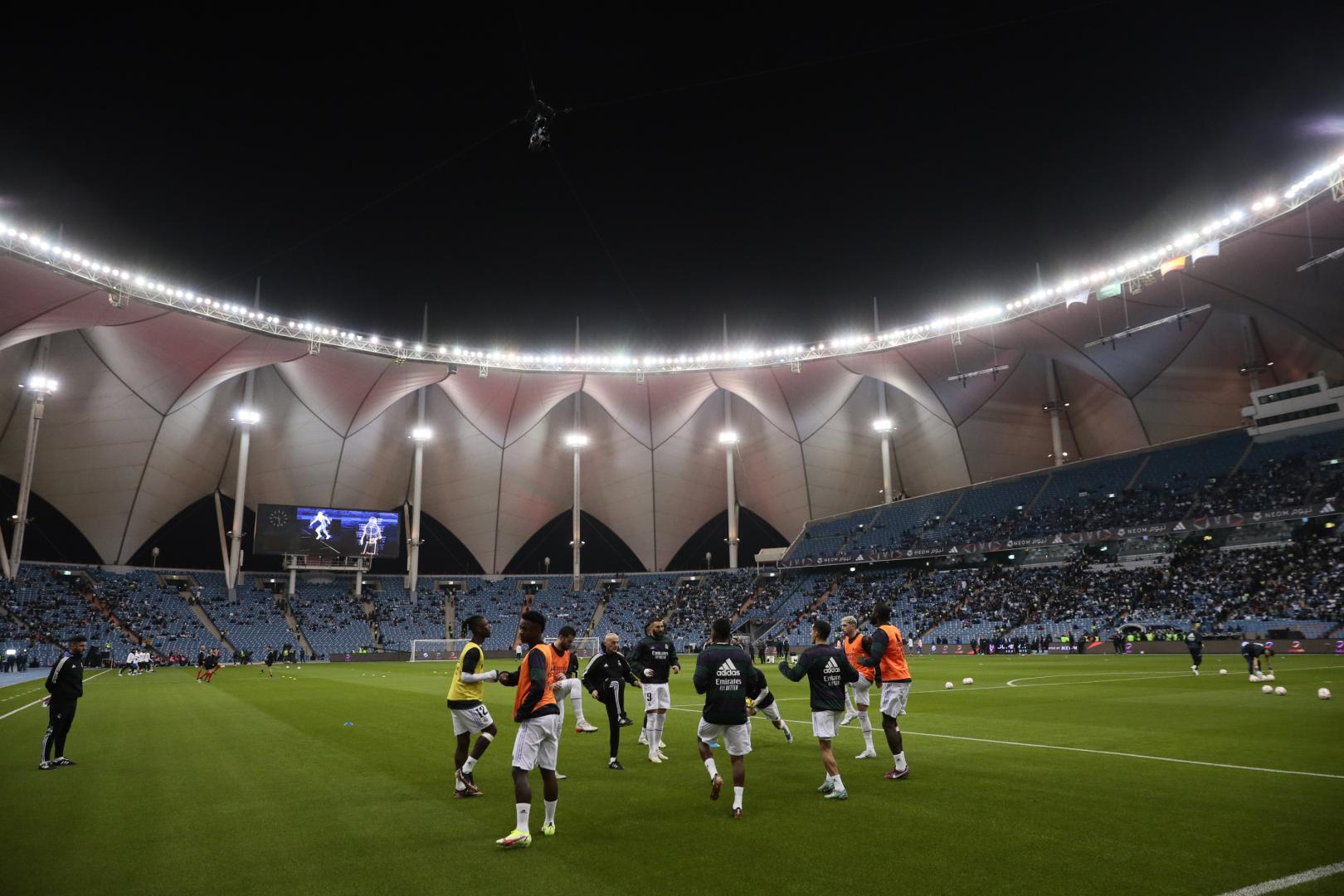 Calentamiento del Real Madrid en la Supercopa de España disputada en Arabia