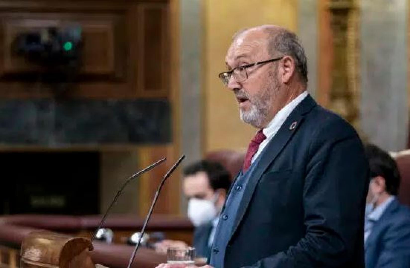 El exdiputado socialista Juan Bernardo Fuentes Curbelo (Tito Berni), durante un pleno en el Congreso del 25 de enero de 2022