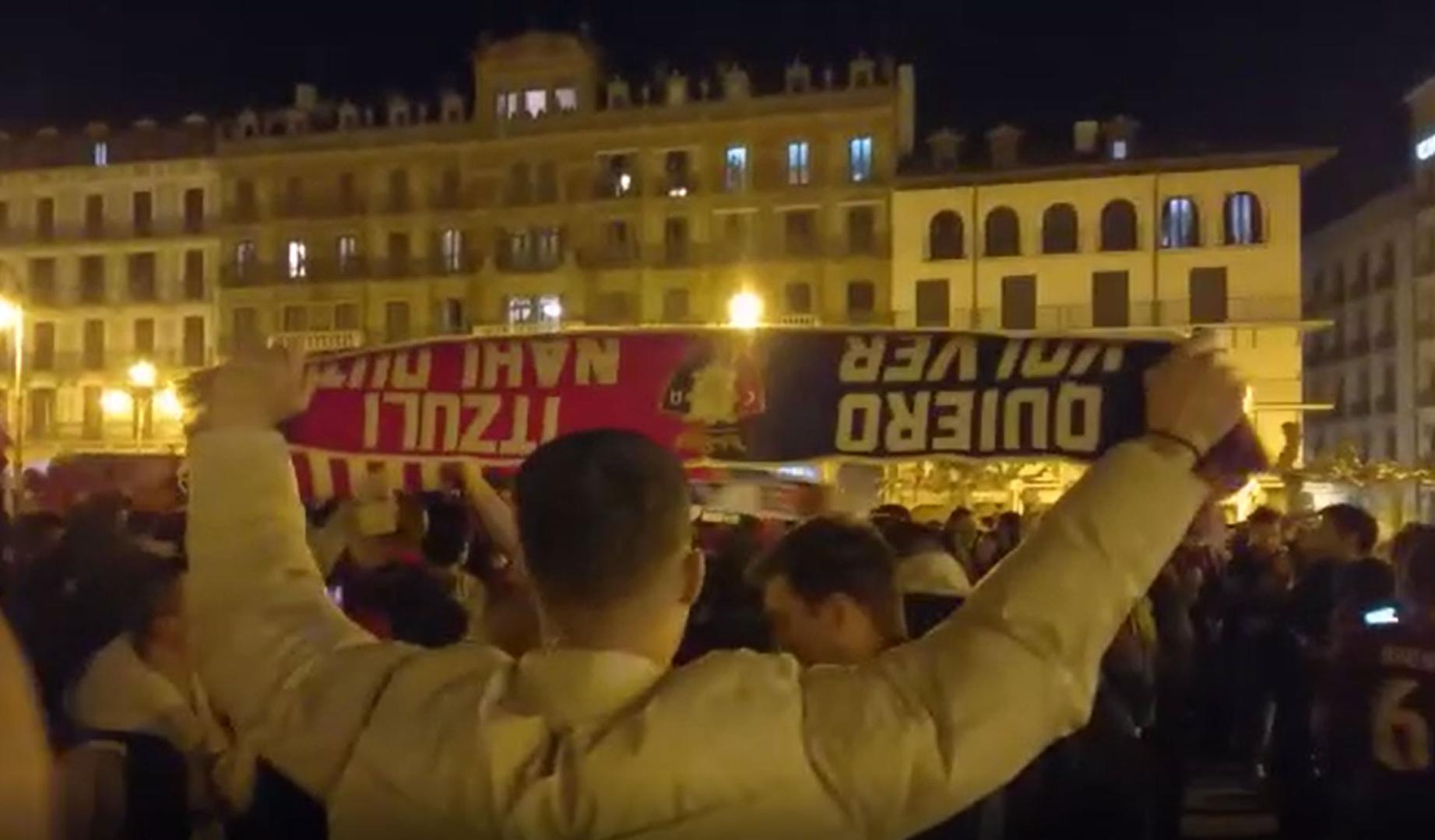 Vídeo: así suena la celebración rojilla en la plaza del Castillo, con 'Riau Riau' incluido