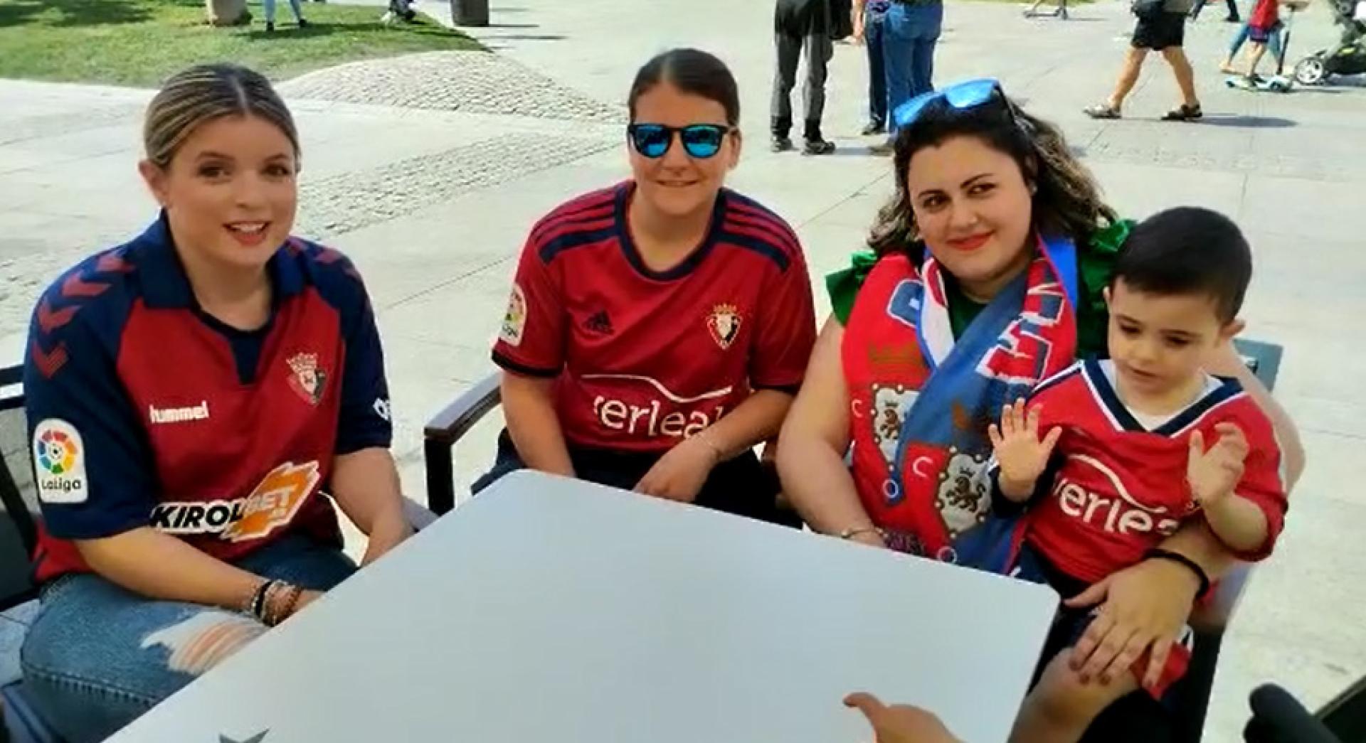 La afición comienza ya a reunirse en el centro y aventuran, cómo no, una victoria rojilla
