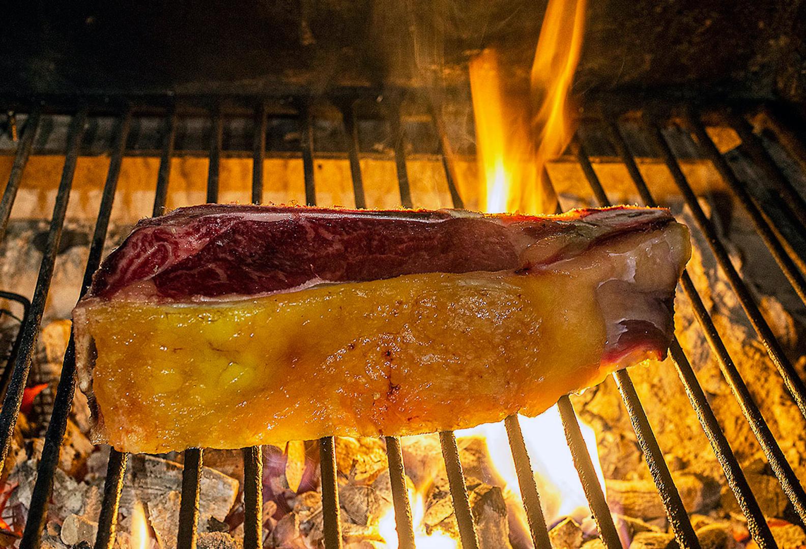 Una chuleta, en la brasa del Asador Bidea2