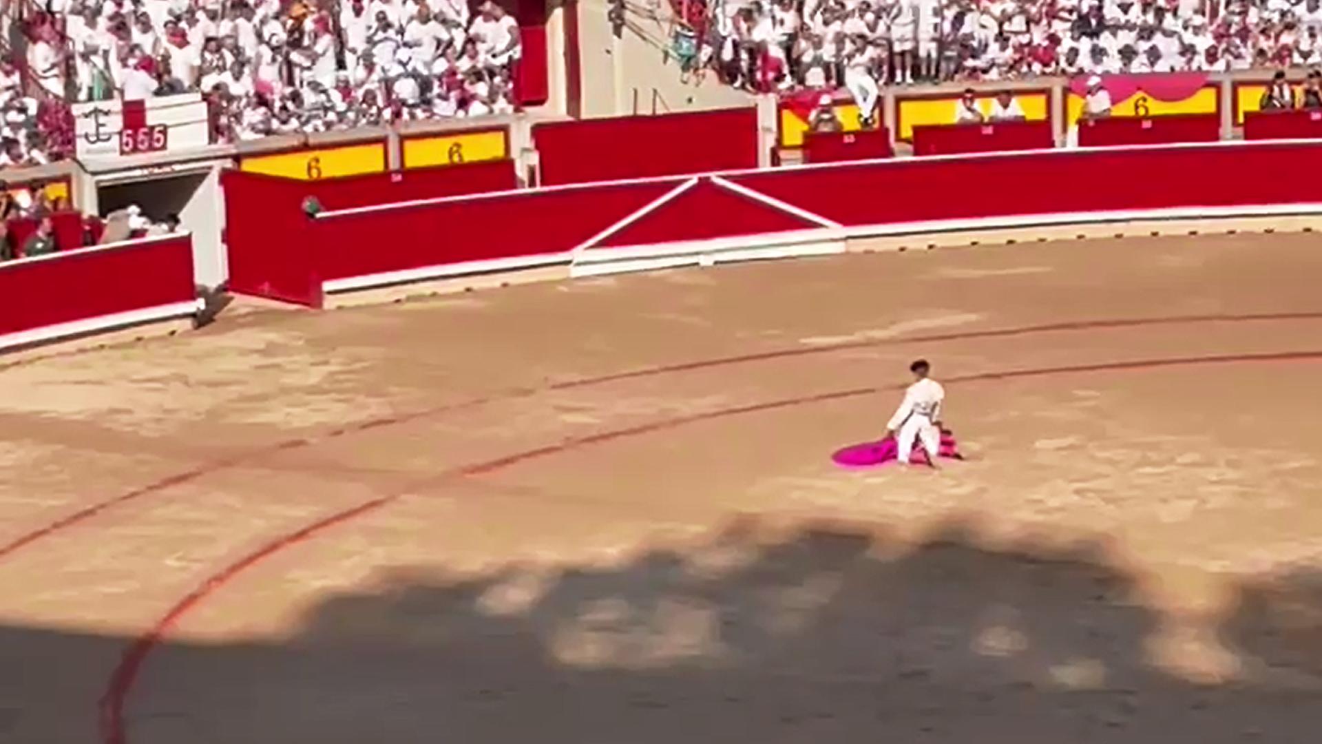 Vídeo con el pisotón sufrido por el diestro Borja Jiménez en la corrida del día 8
