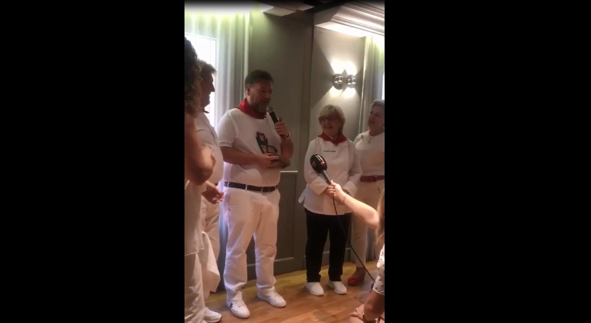 Ha bromeado con Julio Iglesias y los Sanfermines