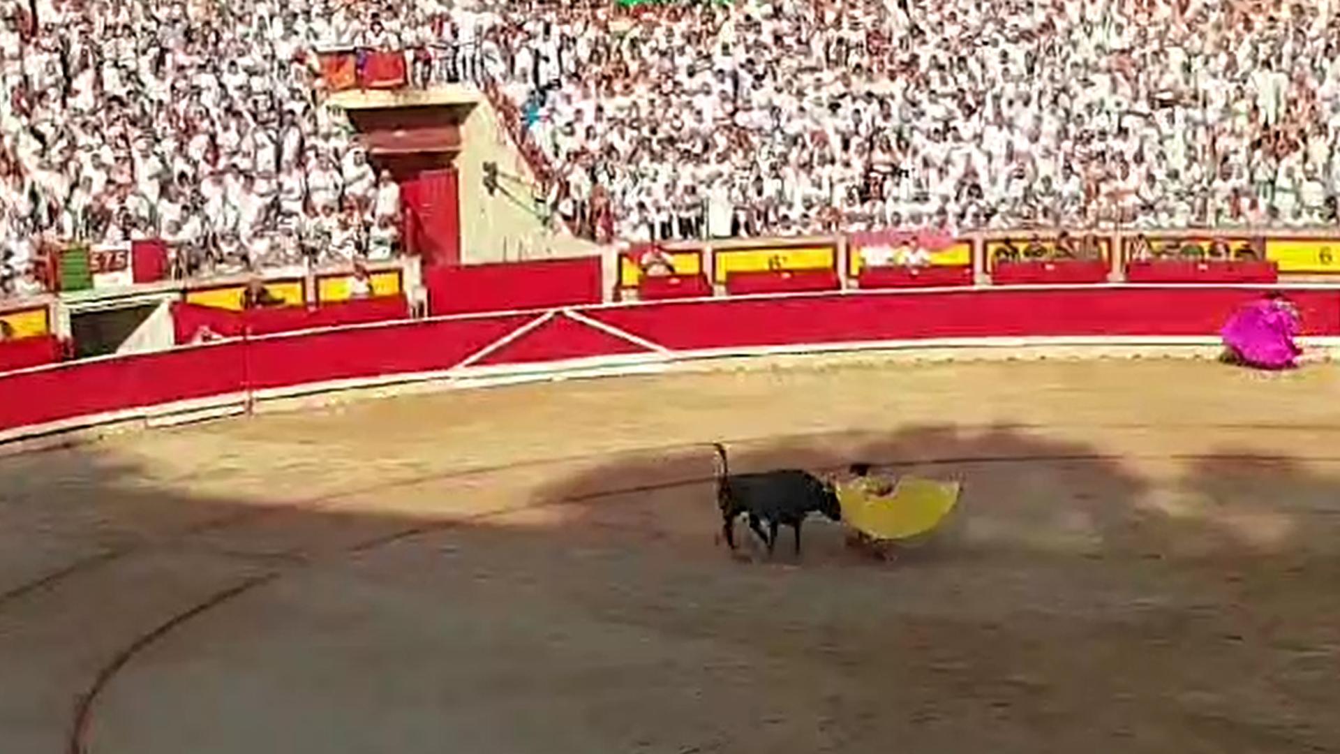 Corrida muy peligrosa con los Miura en la Monumental