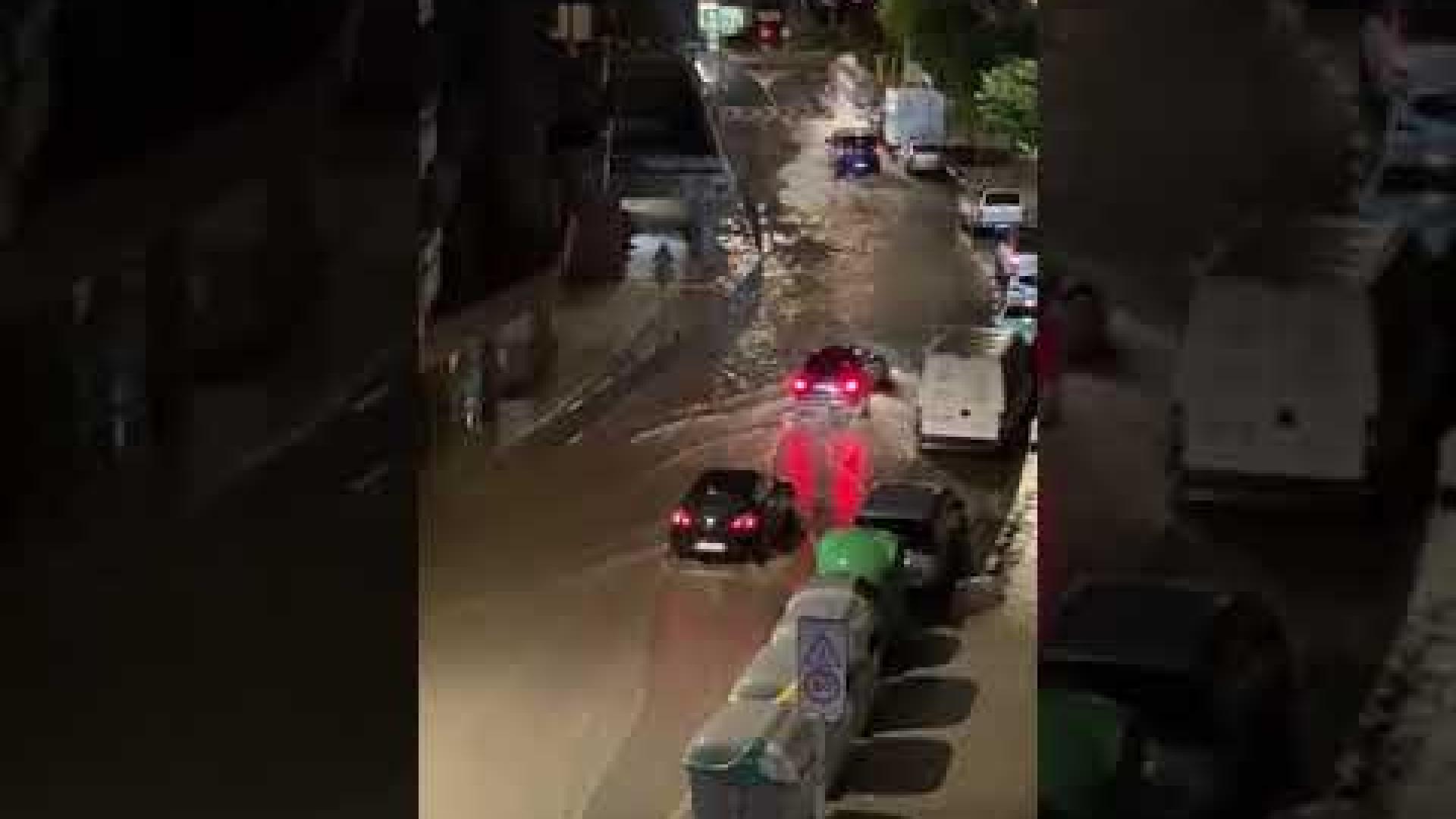 Inundaciones tras la tormenta en Tudela (calle Díaz Bravo)