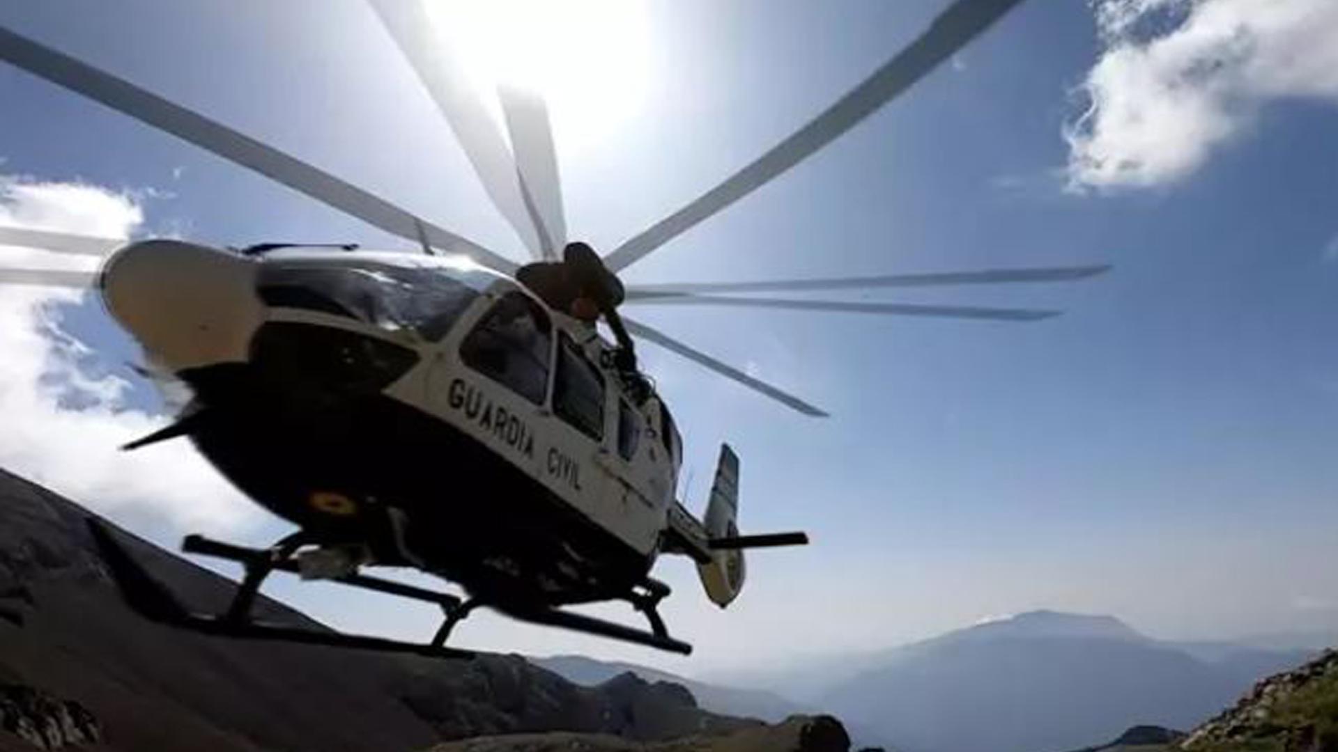 Helicóptero de la Guardia Civil, en el Pirineo oscense