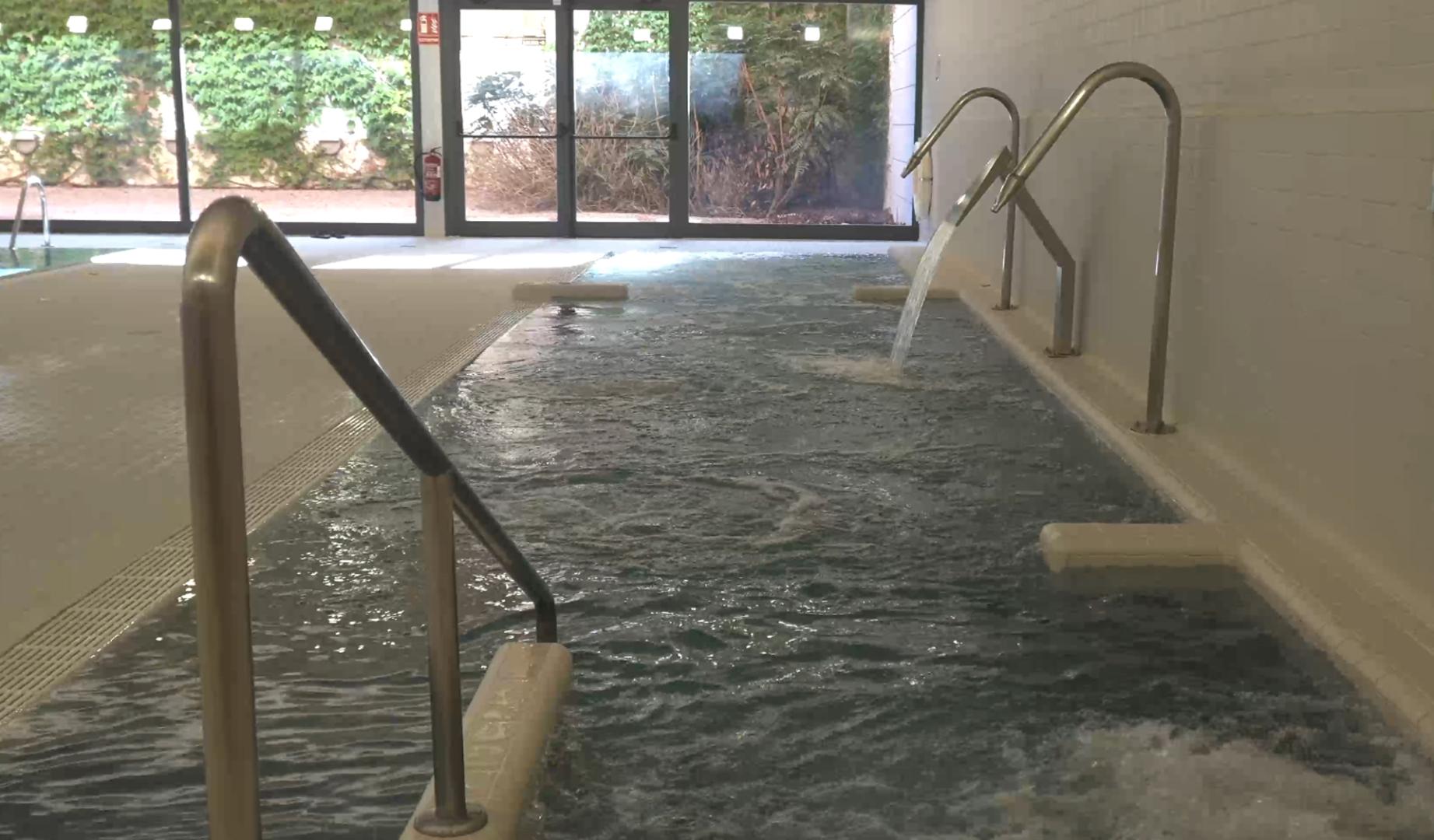 El balneario urbano de Iturrama, situado en el edificio de Civivox de la calle Esquíroz