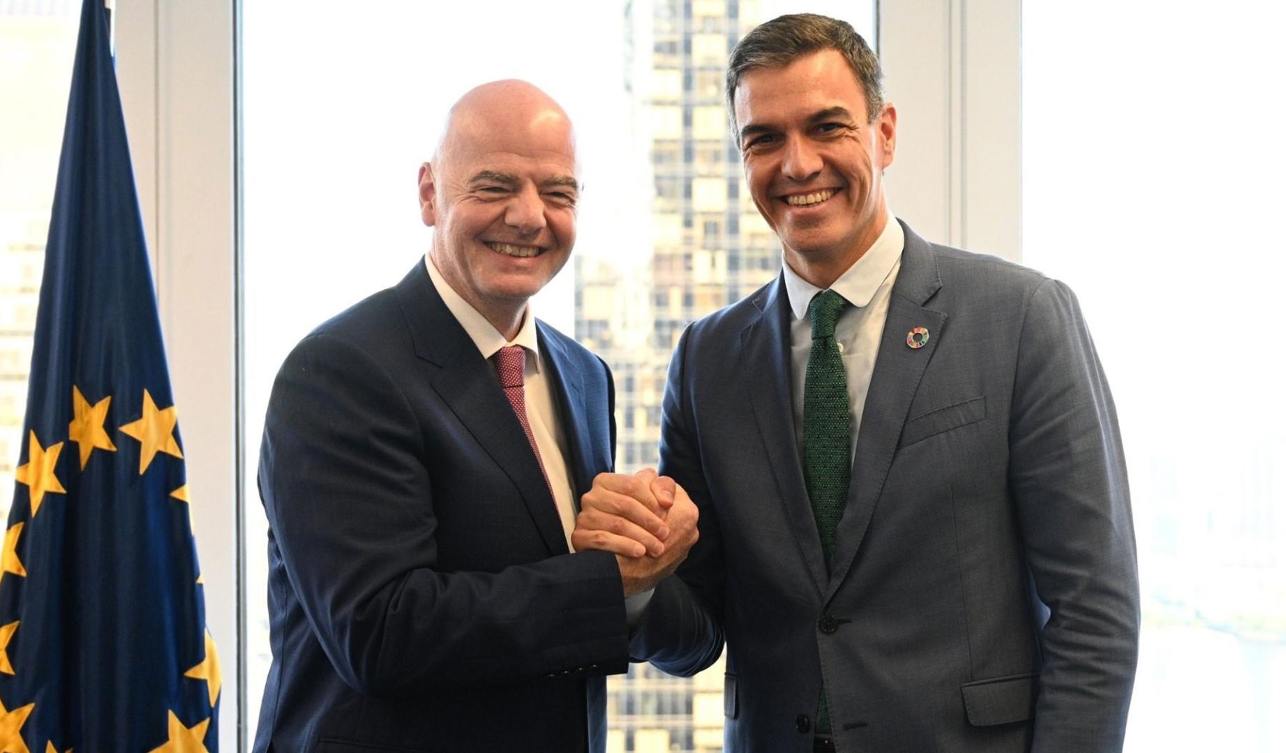 Gianni Infantino, presidente de la FIFA, junto a Pedro Sánchez en su reunión celebrada en Nueva York (EEUU) el pasado 20 de septiembre de 2023