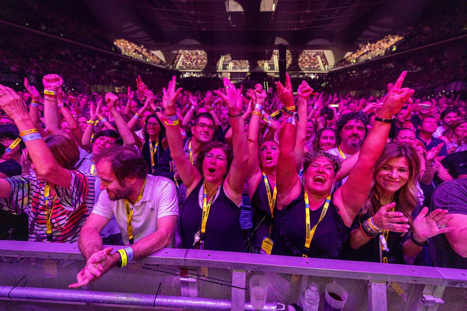 Concierto del mítico grupo Hombres G en el pabellón Navarra Arena