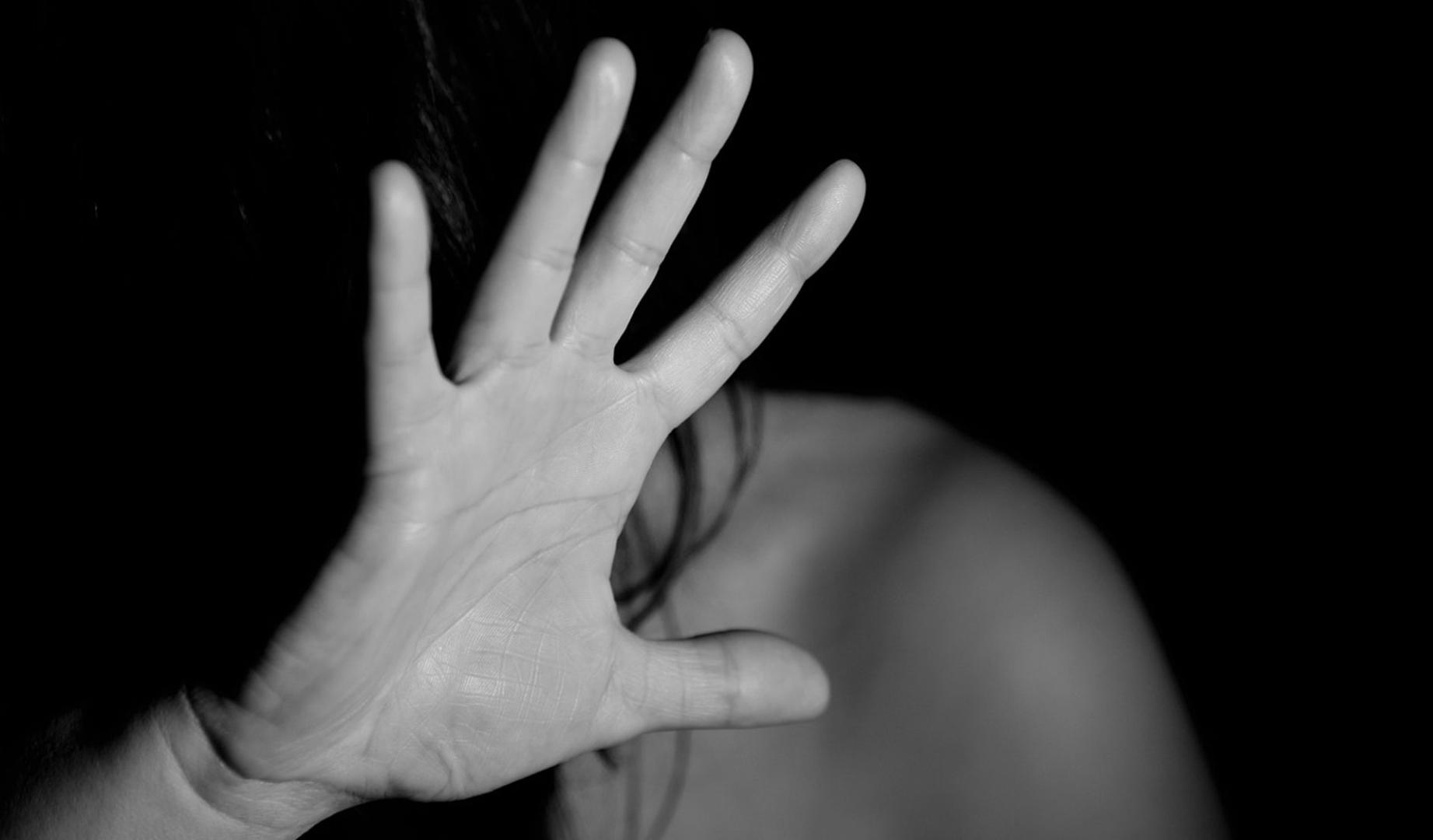 Varios estudios han encontrado una asociación entre el uso de pornografía y la violencia no sexual