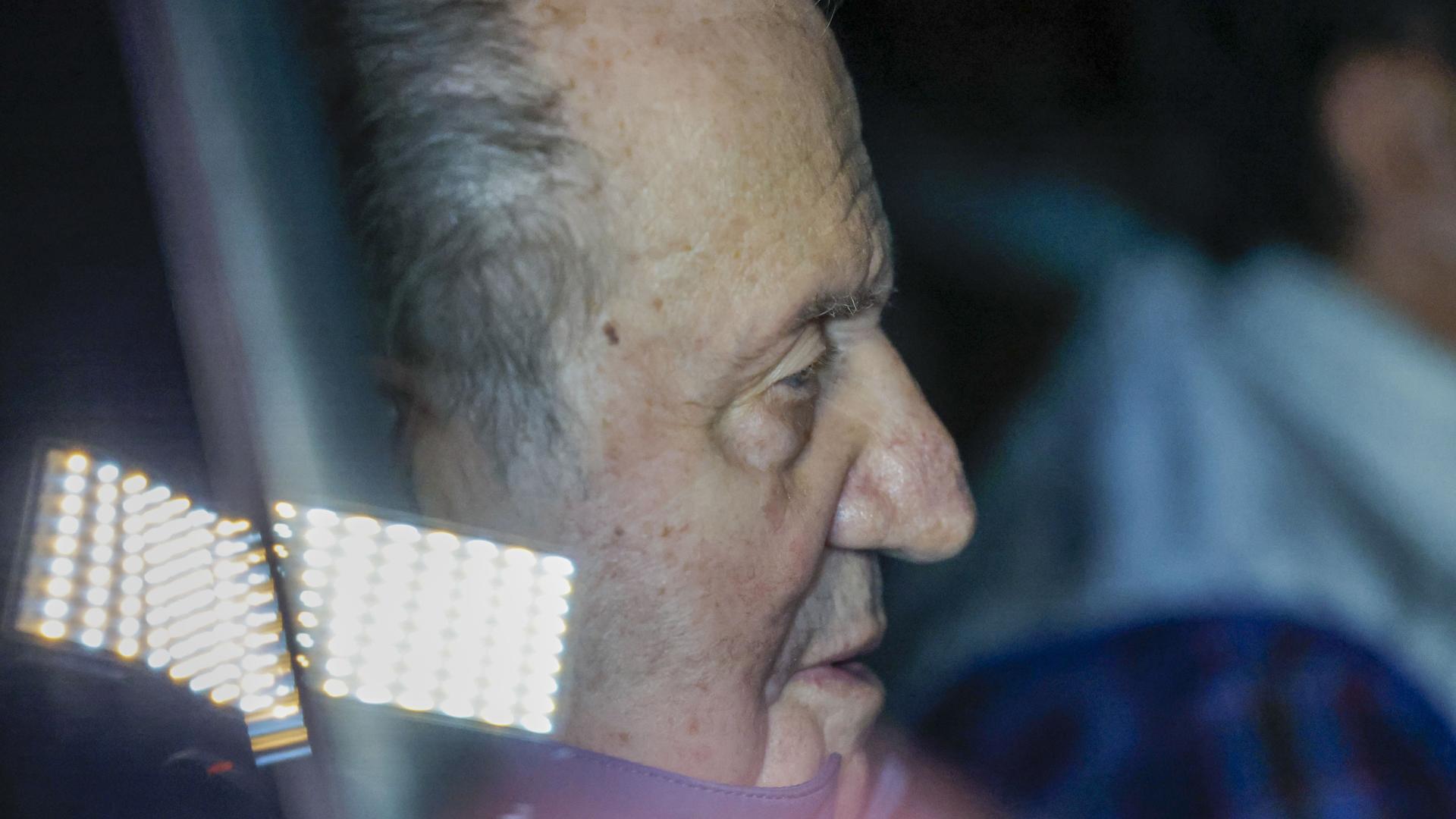 El rey Juan Carlos, a su llegada a la casa de su amigo Pedro Campos, este lunes en Sanxenxo