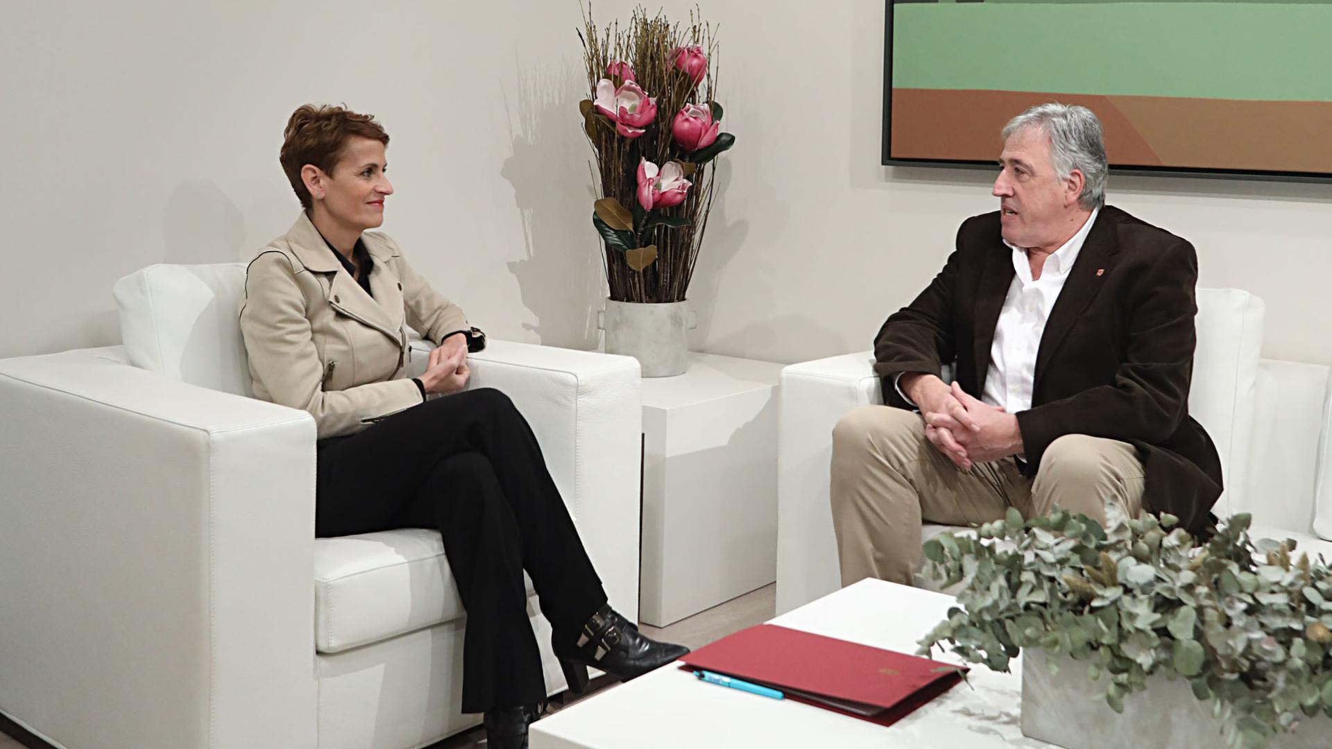 Reunión entre la presidenta Chivite y el alcalde Asiron