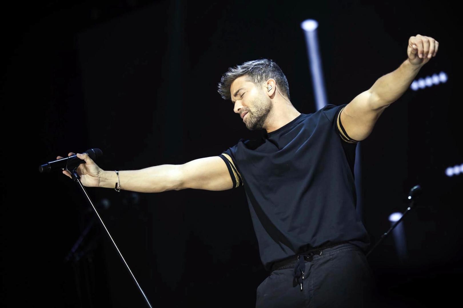 Fotografía cedida por Equipo Pablo Alborán donde aparece el artista durante un concierto en el Coliseo de Puerto Rico
