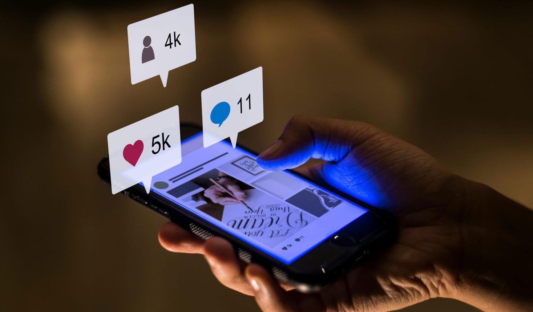 TikTok, Facebook y YouTube habrían diseñado y desarrollado algoritmos para atraer y obtener, como resultado, jóvenes adictos a sus productos