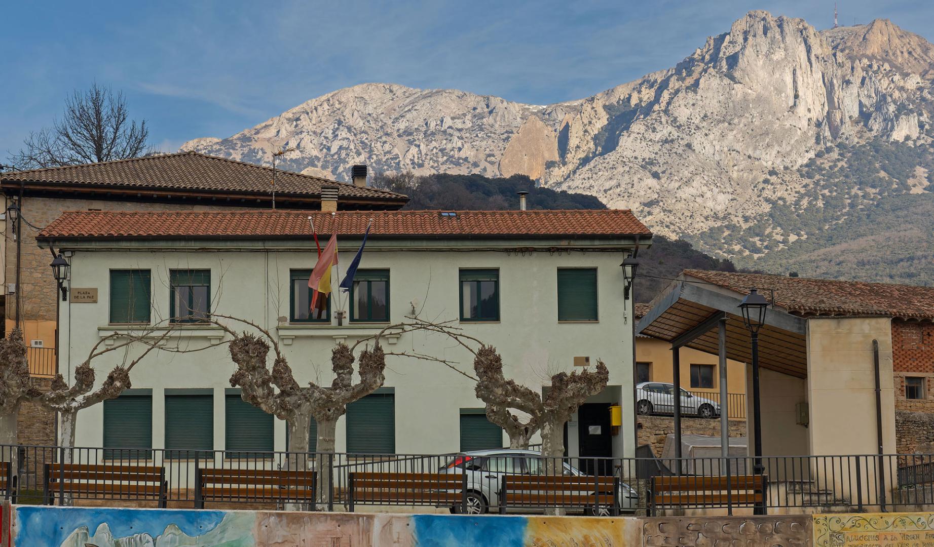 Ayuntamiento de Azuelo, pequeña localidad de 37 habitantes