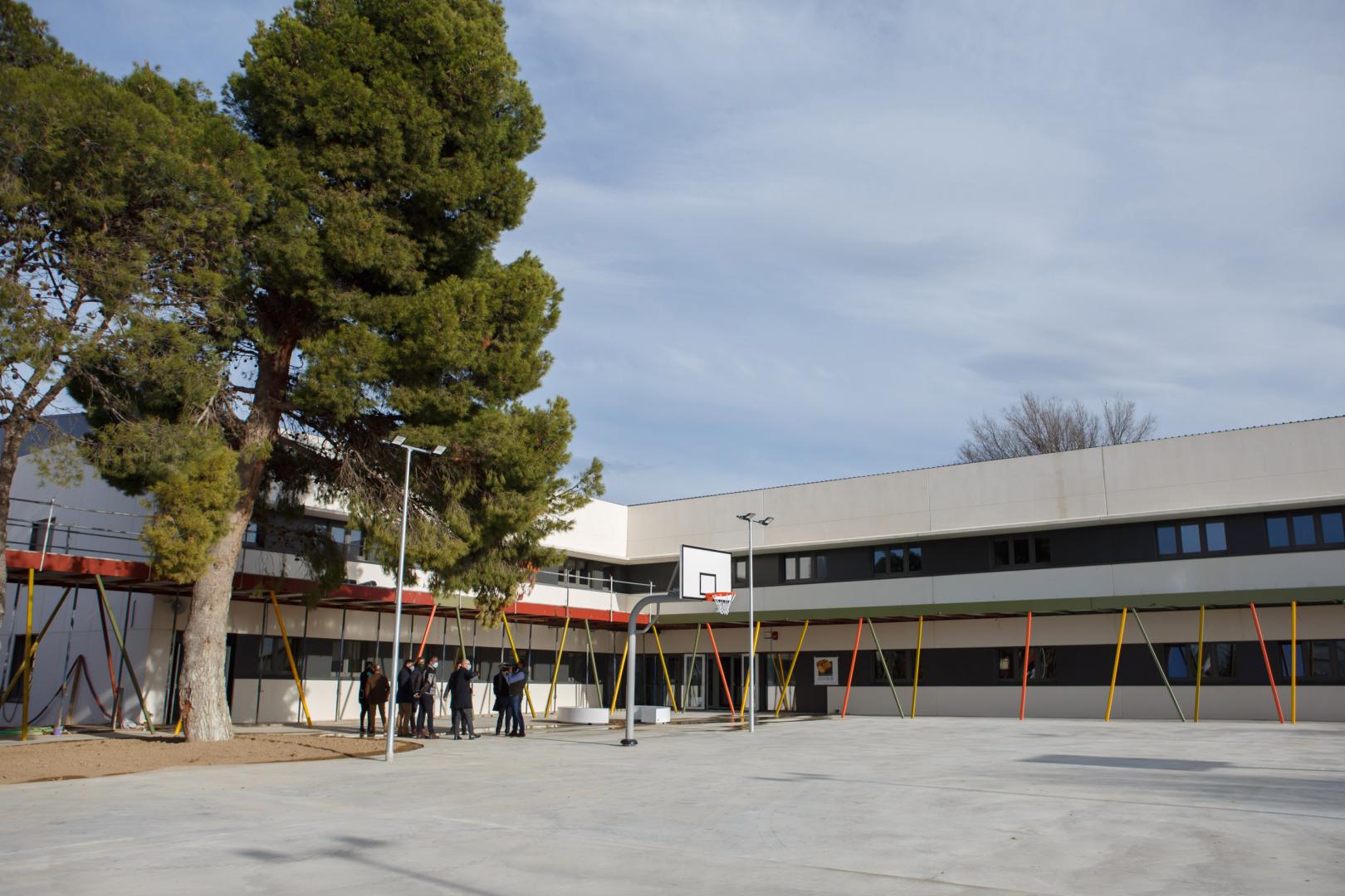 A: CEDIDA
F: 12/04/2023
P: INSTALACIONES DEL IESO EL CIERZO
L: RIBAFORADA
T: EL IESO EL CIERZO OFERTARÁ EL PRÓXIMO CURSO EL GRADO BÁSICO DE ELECTRICIDAD Y ELECTRÓNICA DE FP