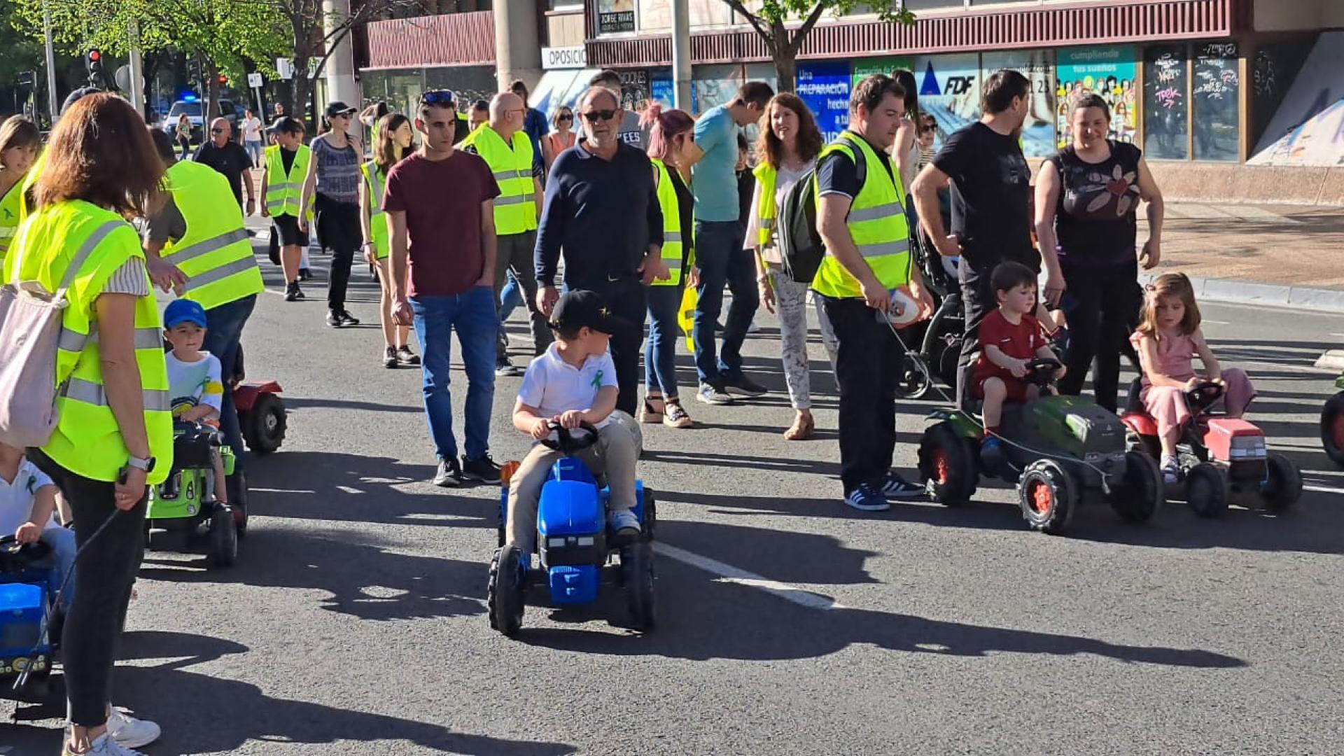 Manifestación convocada por la asociación Semilla y Belarra en favor del sector primario de Navarra