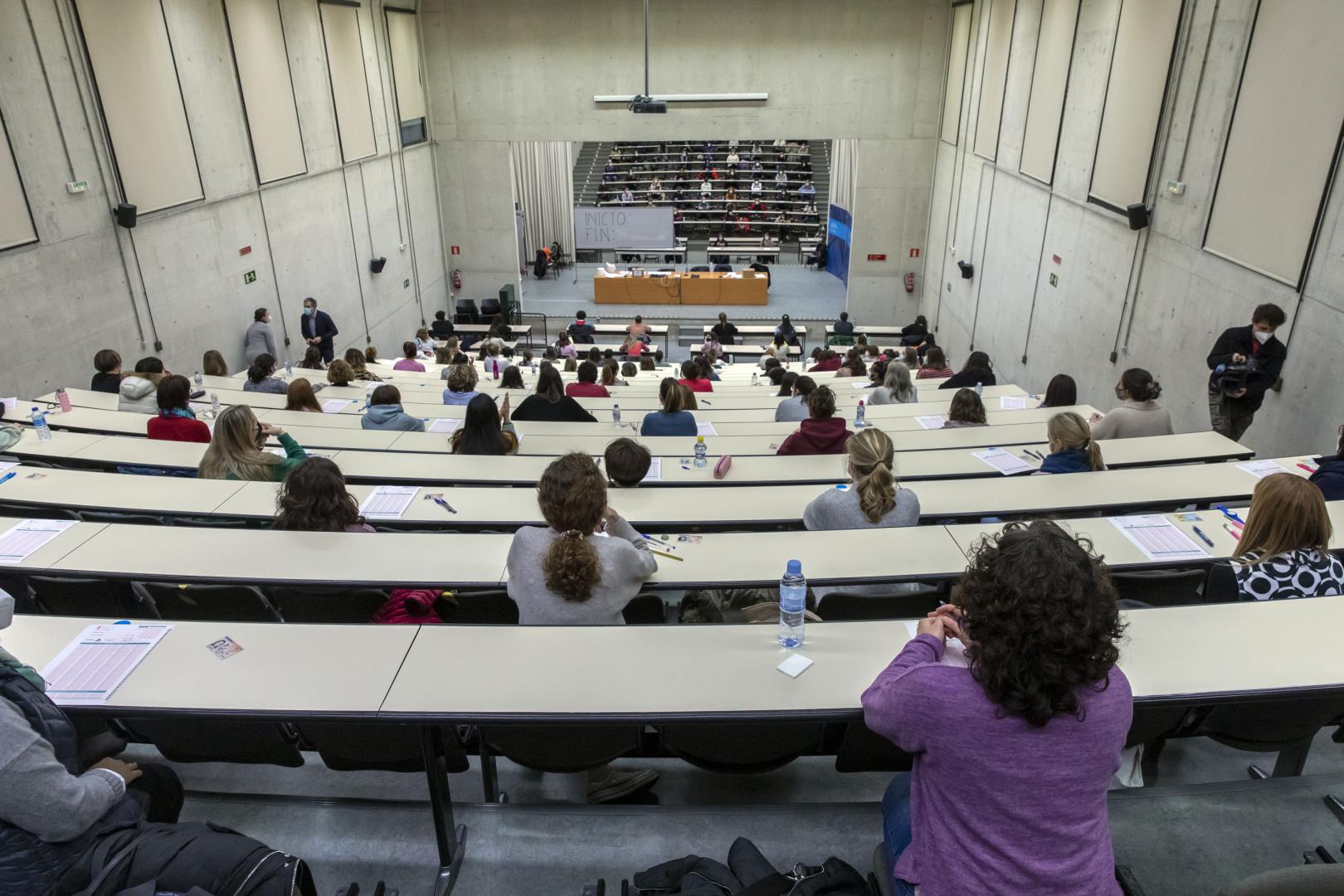 Proceso selectivo de la Administración foral celebrado en el aulario de la UPNA.