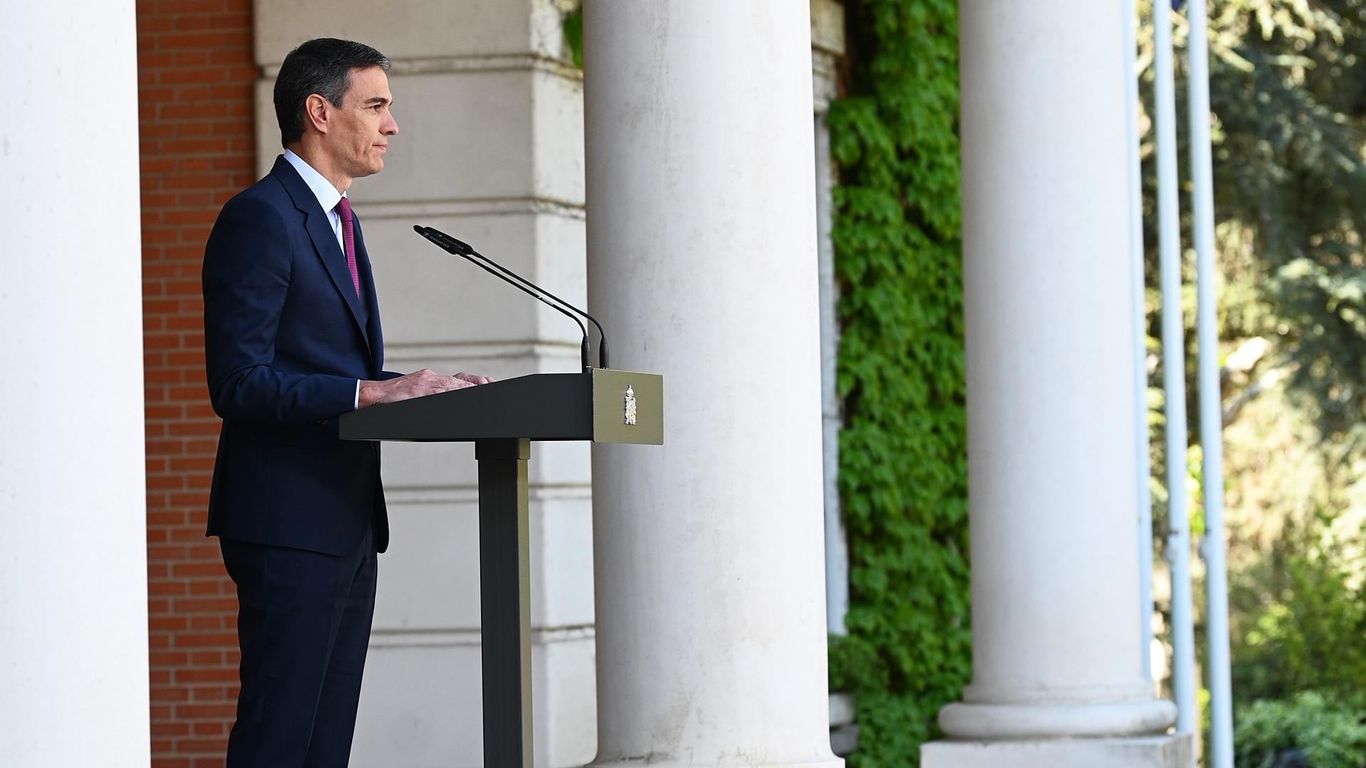 El presidente del Gobierno, Pedro Sánchez, durante su comparecencia institucional en La Moncloa este lunes 29 de abril