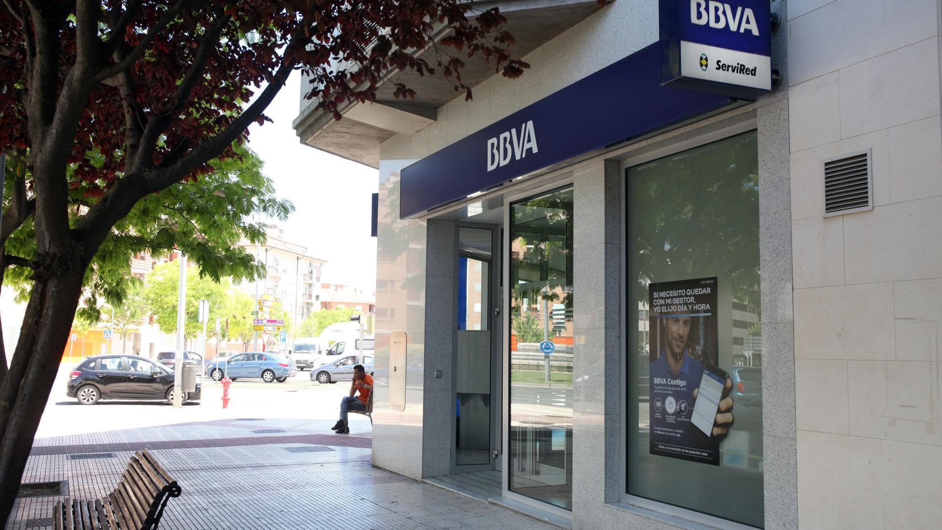 Exterior de la oficina de BBVA en la Avenida Zaragoza de Tudela.