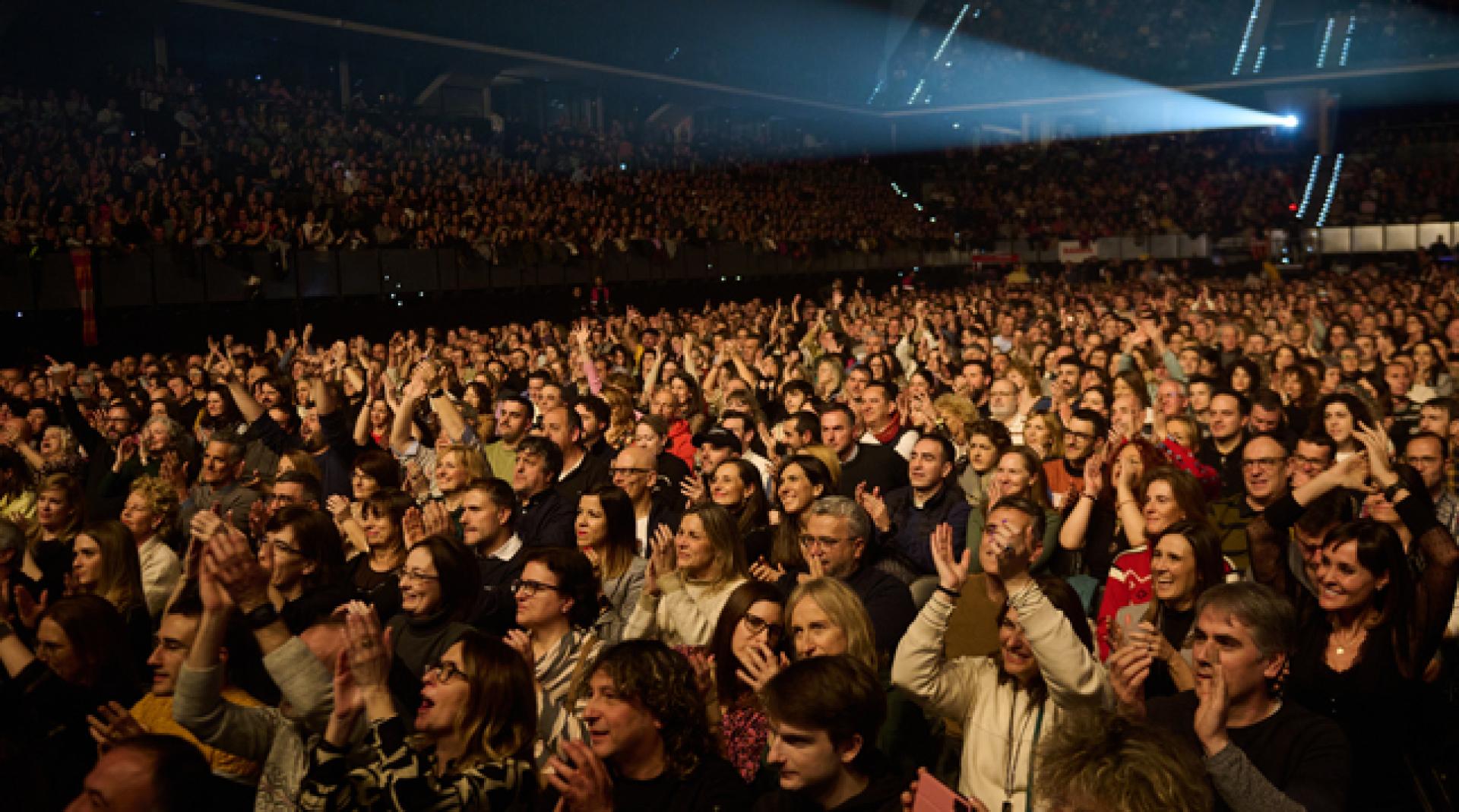 Público en el concierto de Manolo García en el Navarra Arena