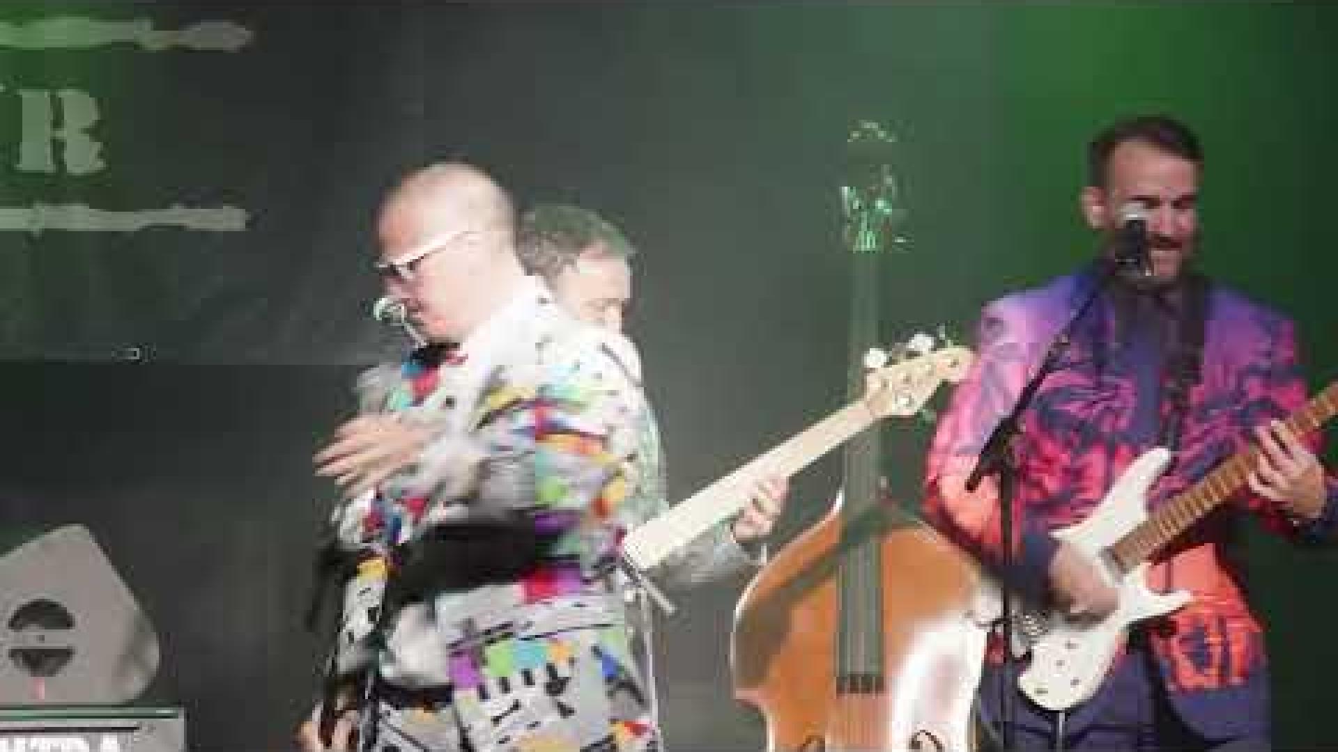 LA BANDA DEL DESAGÜE 'Mueve tus caderas'