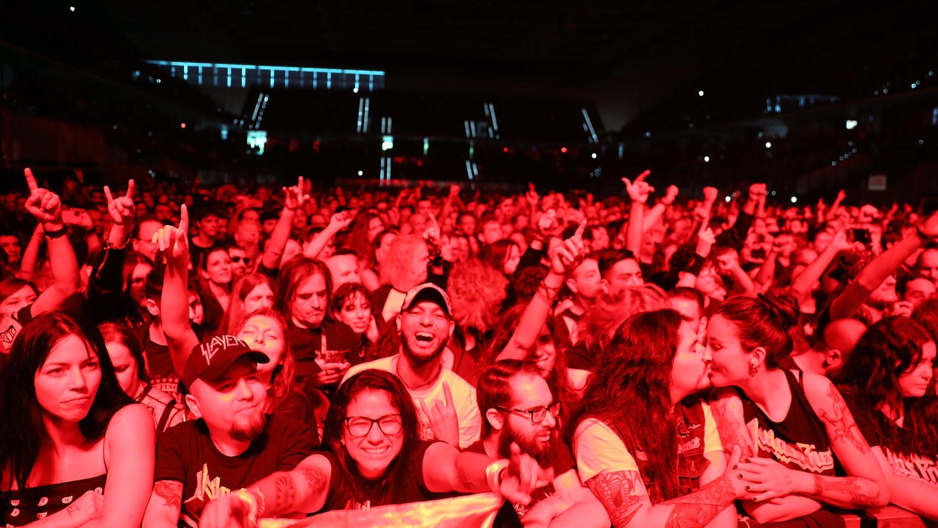 Actuaciones y público asistente al festival del rock y el heavy Invincible Shield Tour en el pabellón Navarra Arena con lkas actuaciones de Saxon, Uriah Heep y Judas Priest