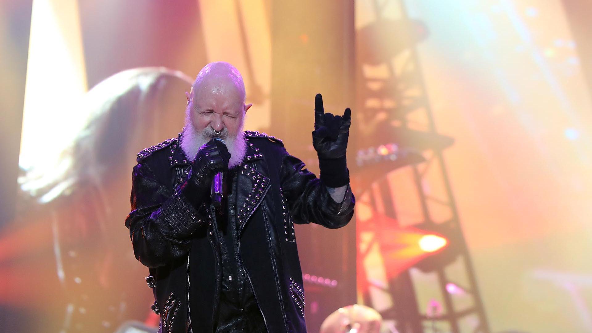 Actuaciones y público asistente al festival del rock y el heavy Invincible Shield Tour en el pabellón Navarra Arena con lkas actuaciones de Saxon, Uriah Heep y Judas Priest