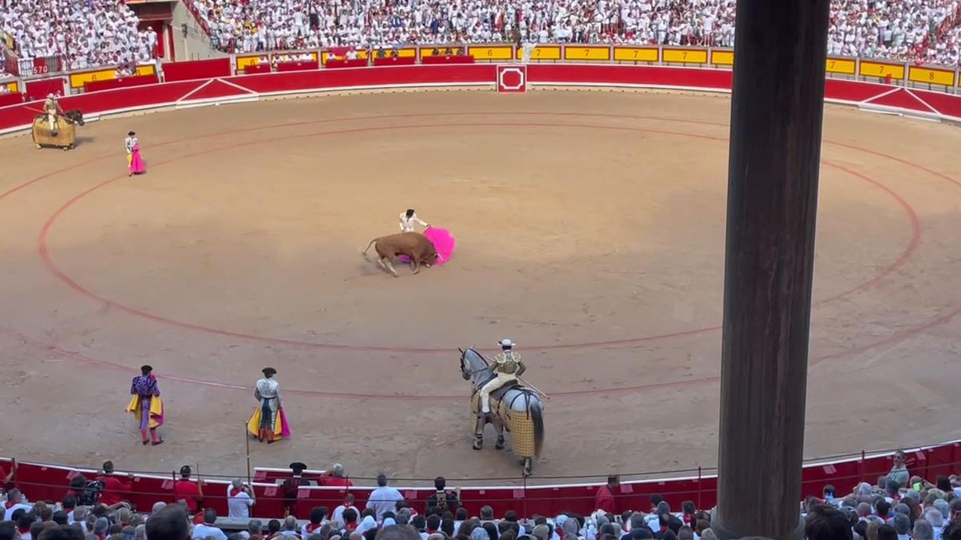 Talavante conduce al toro al picador