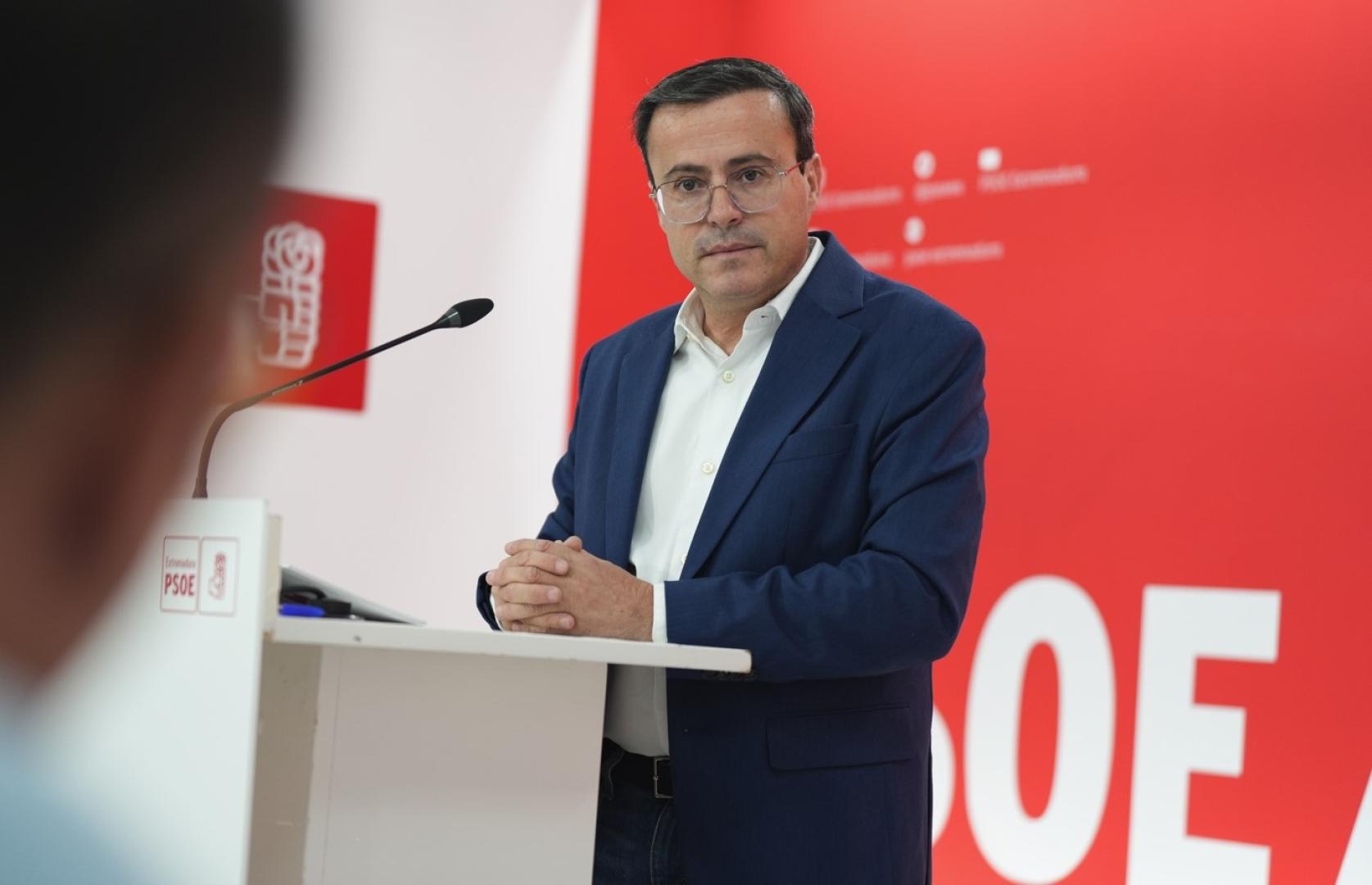 El secretario general del PSOE de Extremadura, Miguel Ángel Gallardo, en rueda de prensa en Mérida

PSOE DE EXTREMADURA

01/08/2024