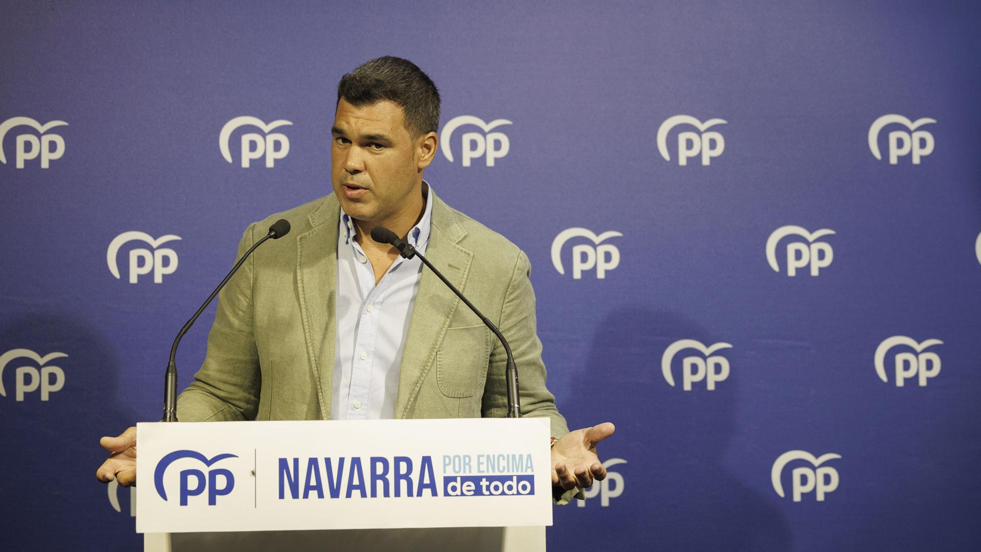El presidente y portavoz del PP de Navarra, Javier García, durante su comparecencia