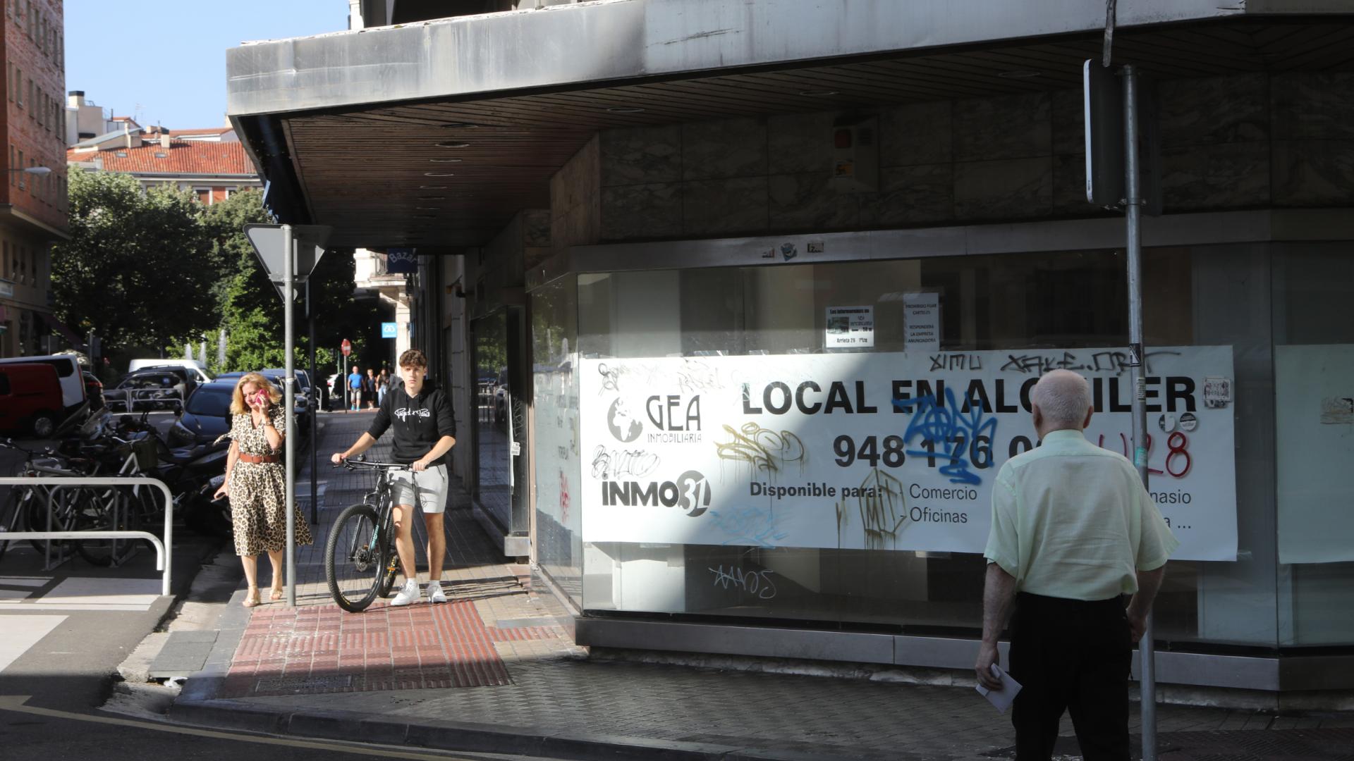 Chaflán entre las calles Arrieta y Paulino Caballero, donde estuvo la antigua tienda de Cortefiel