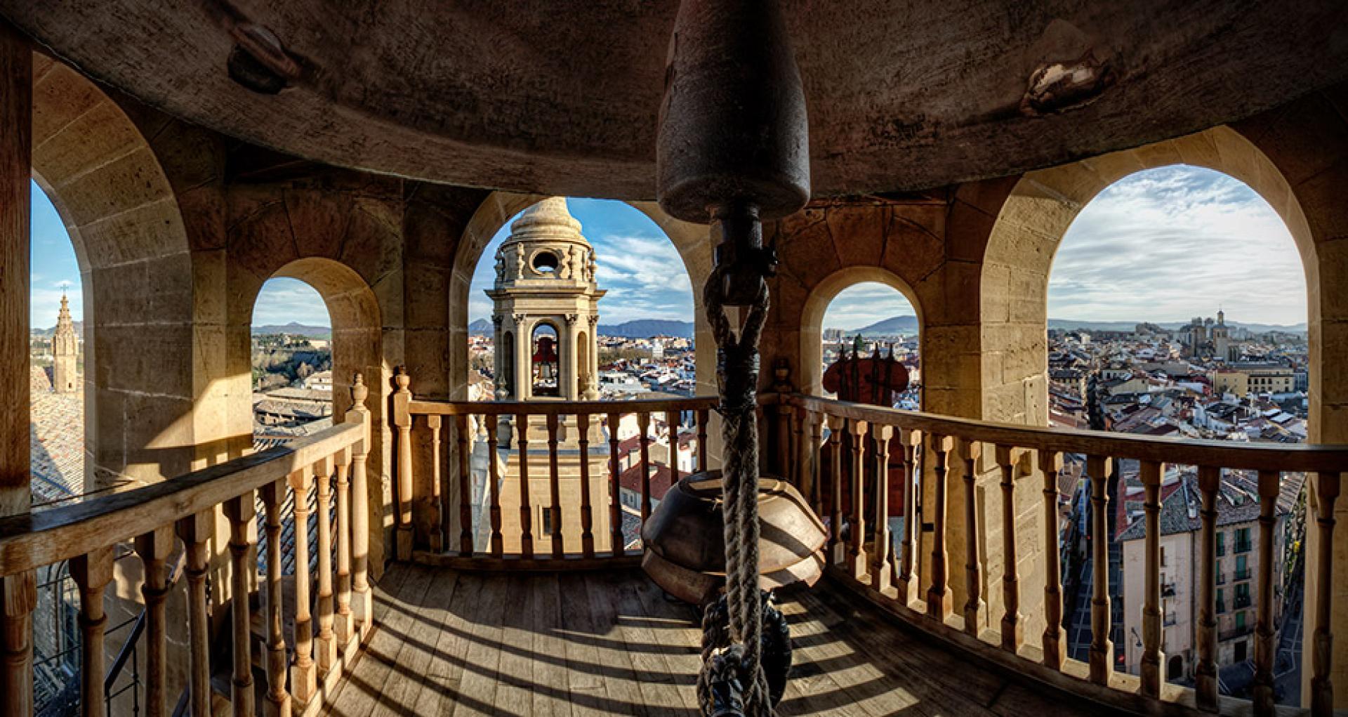 La torre norte de la catedral de Pamplona.