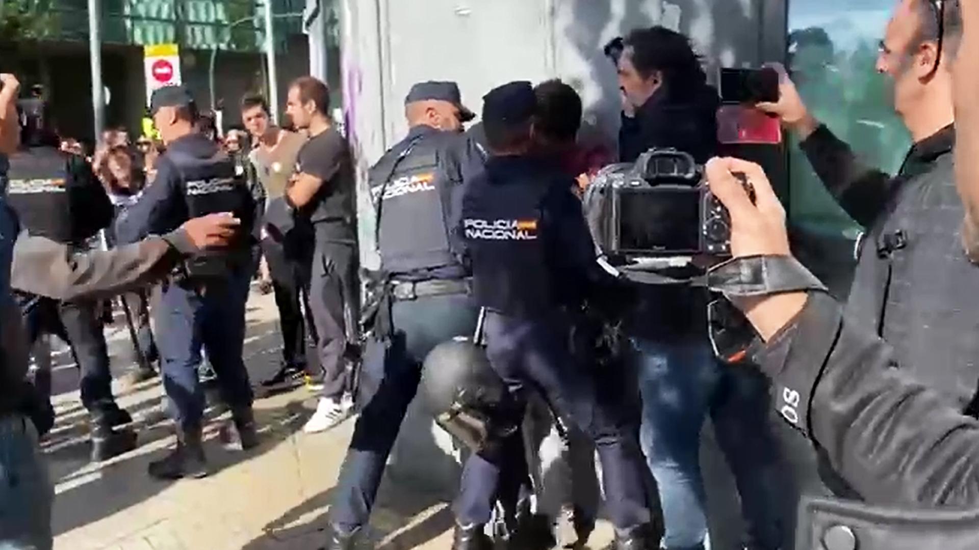 Vídeo con incidentes en la manifestación de Educación