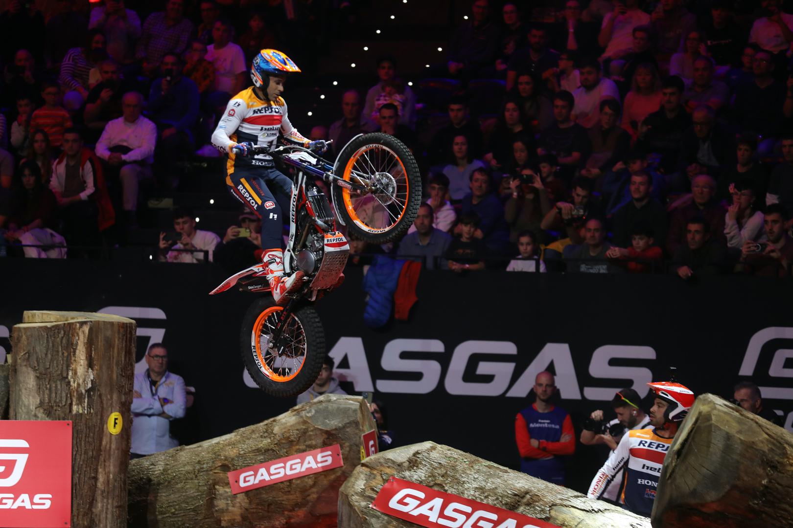 El piloto catalán Toni Bou, campeón Mundial y vencedor en Pamplona